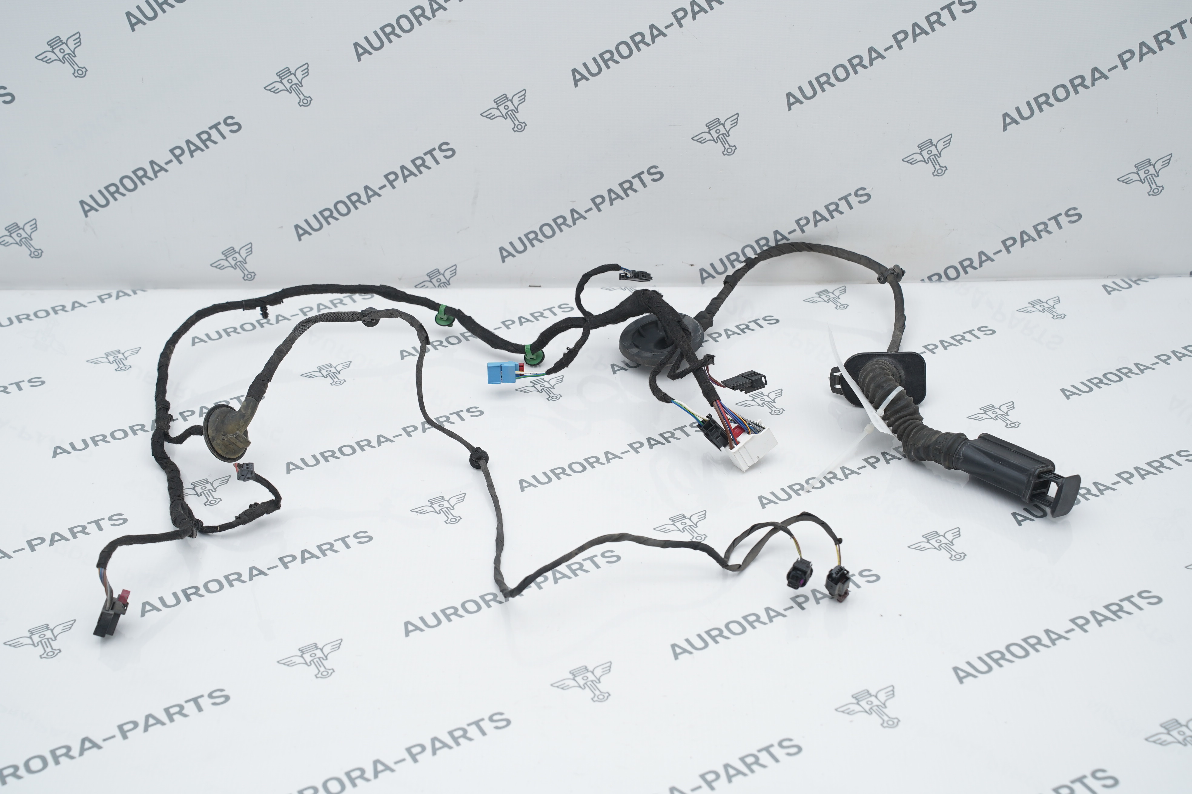 Жгут проводки задней двери LH=RH Audi Q8