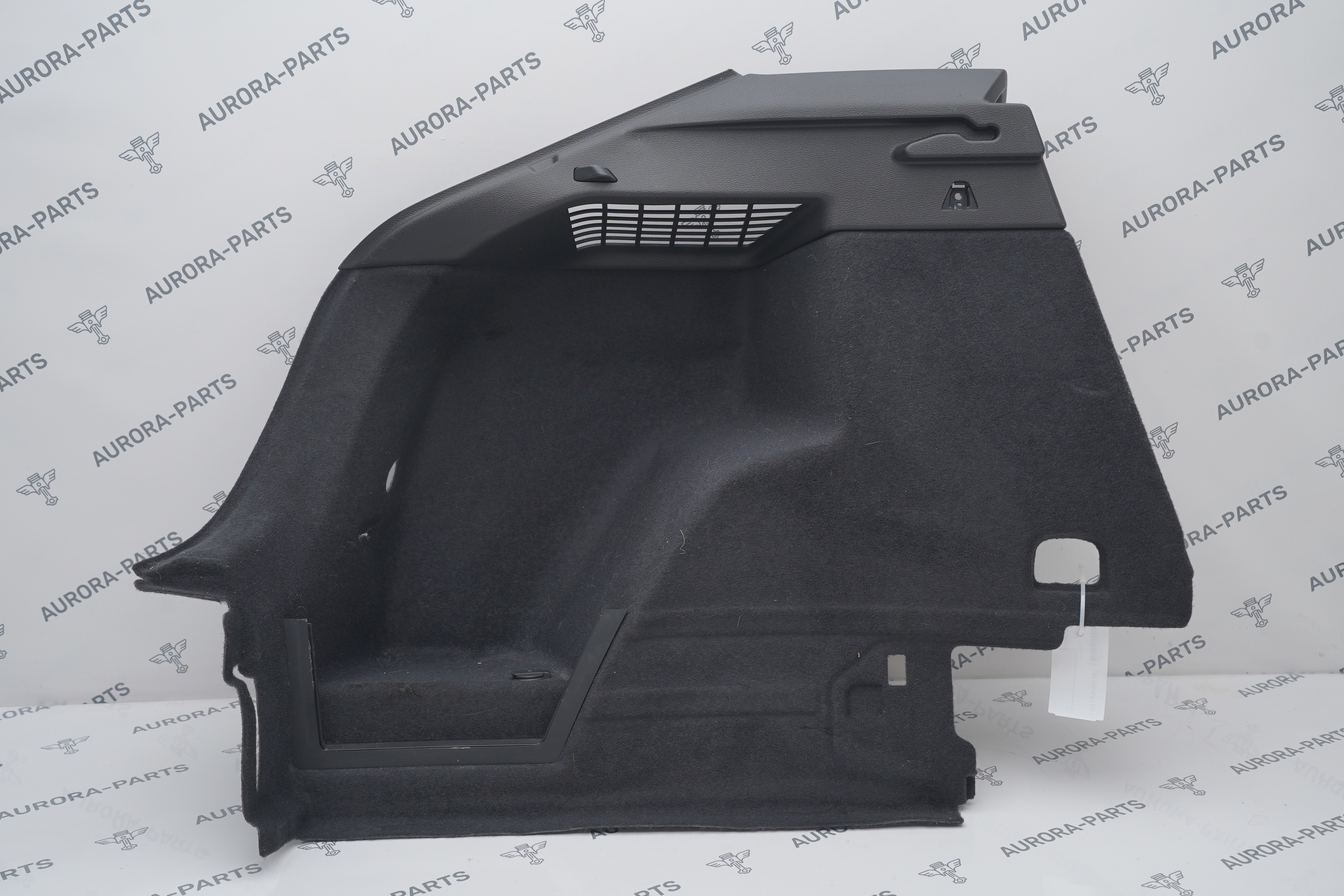 Обшивка багажника LH Audi Q3