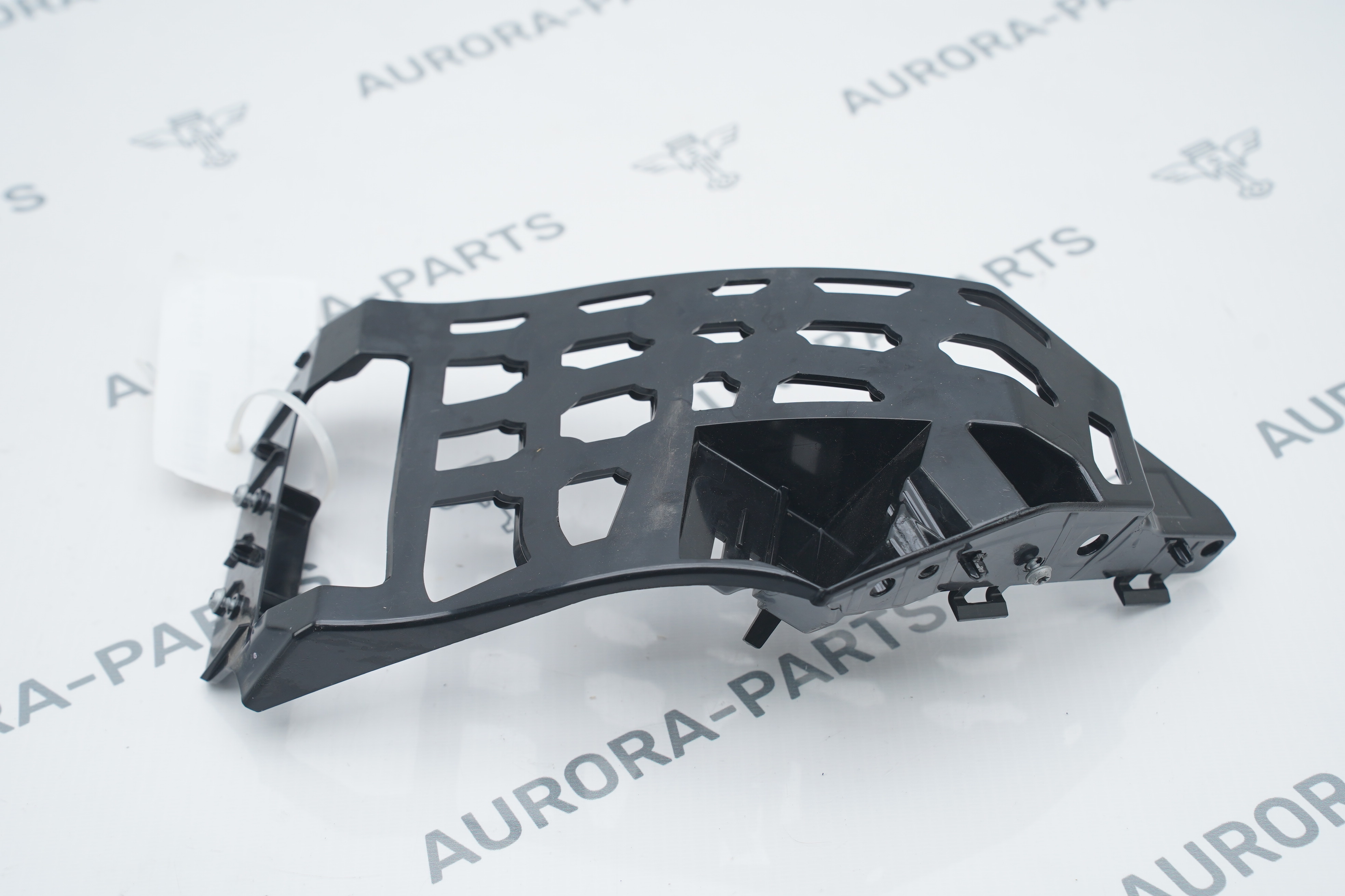 Кронштейн бампера верхний LH BMW X6