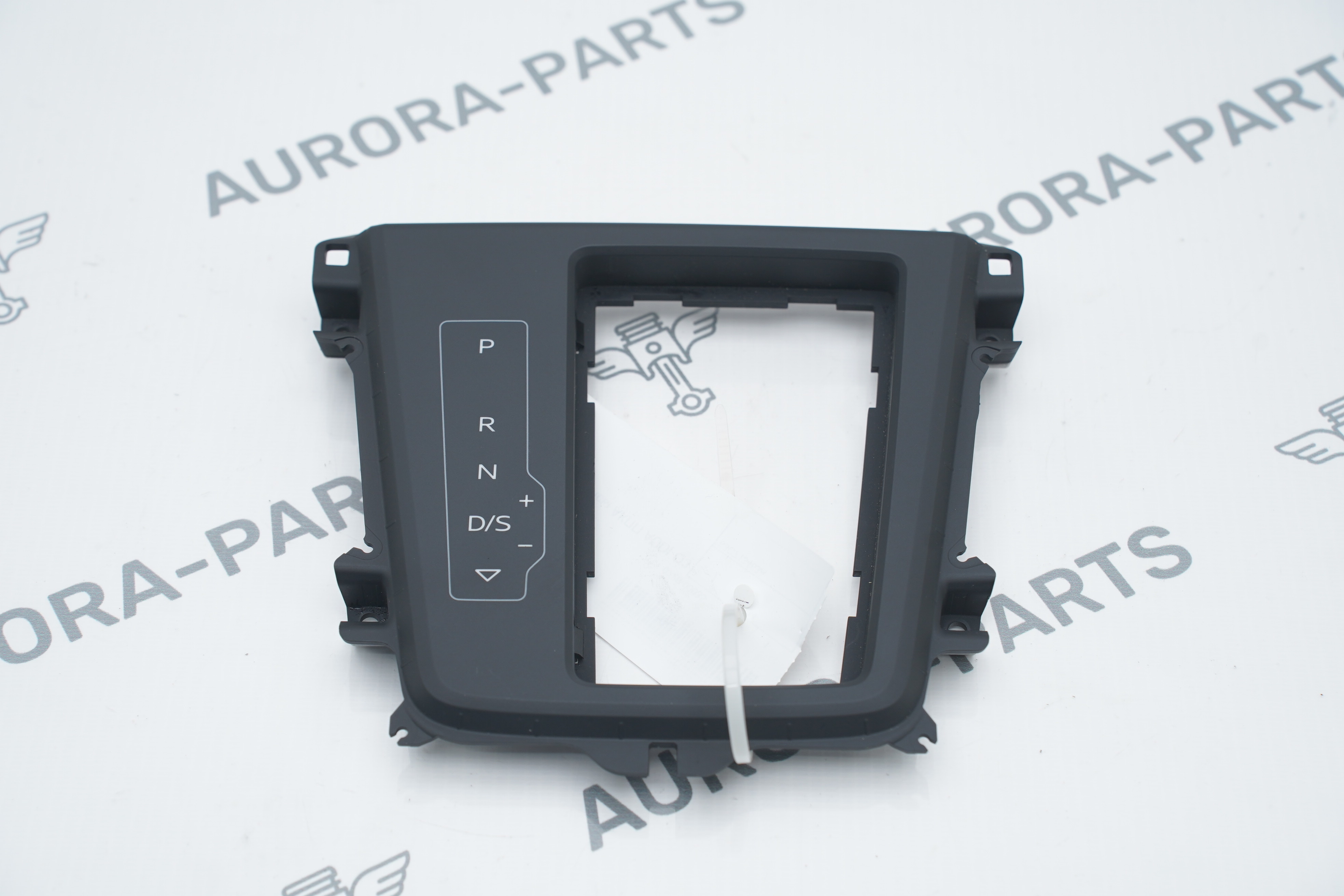 Накладка кулисы АКПП Audi Q3