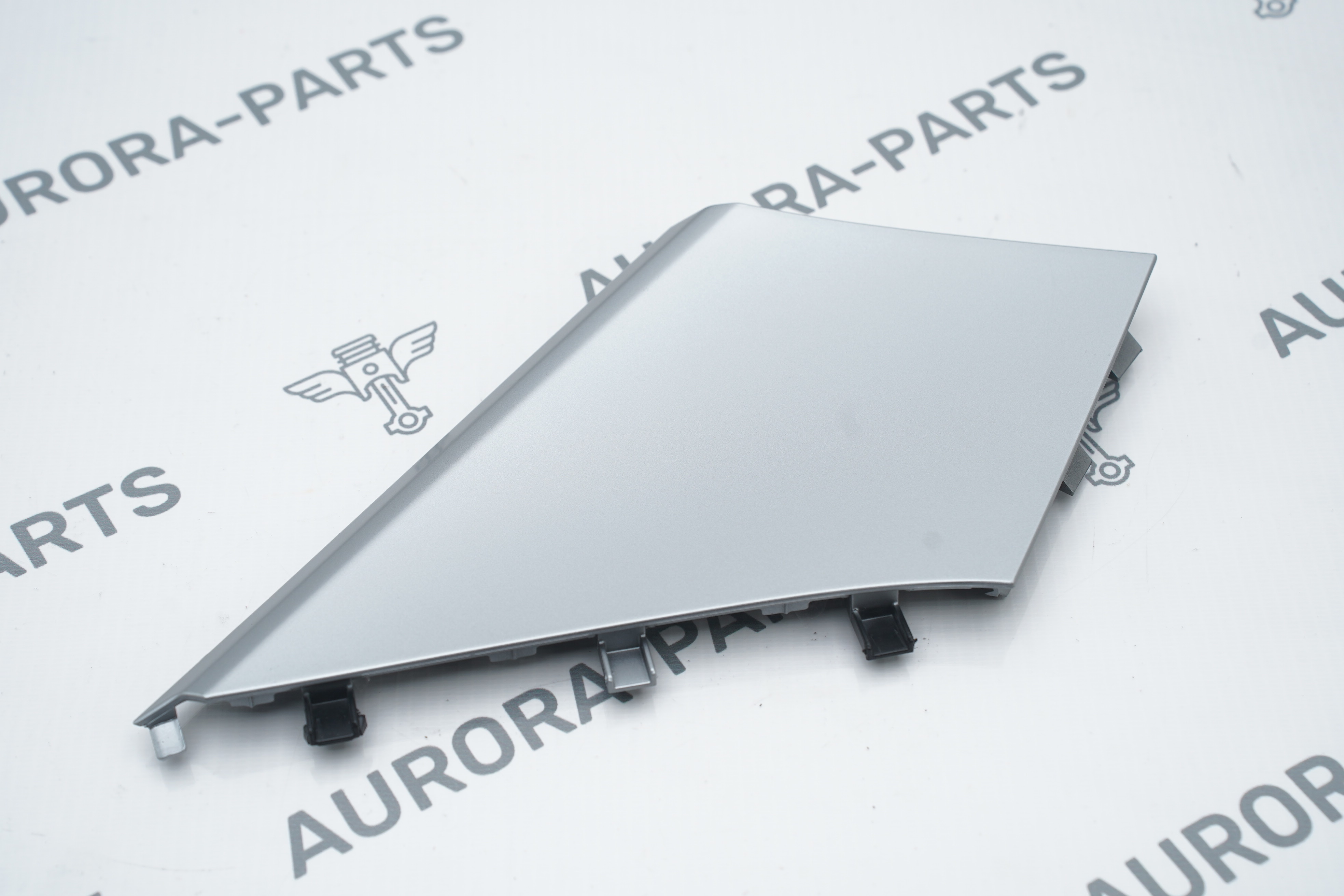 Накладка динамика двери LH Audi Q3