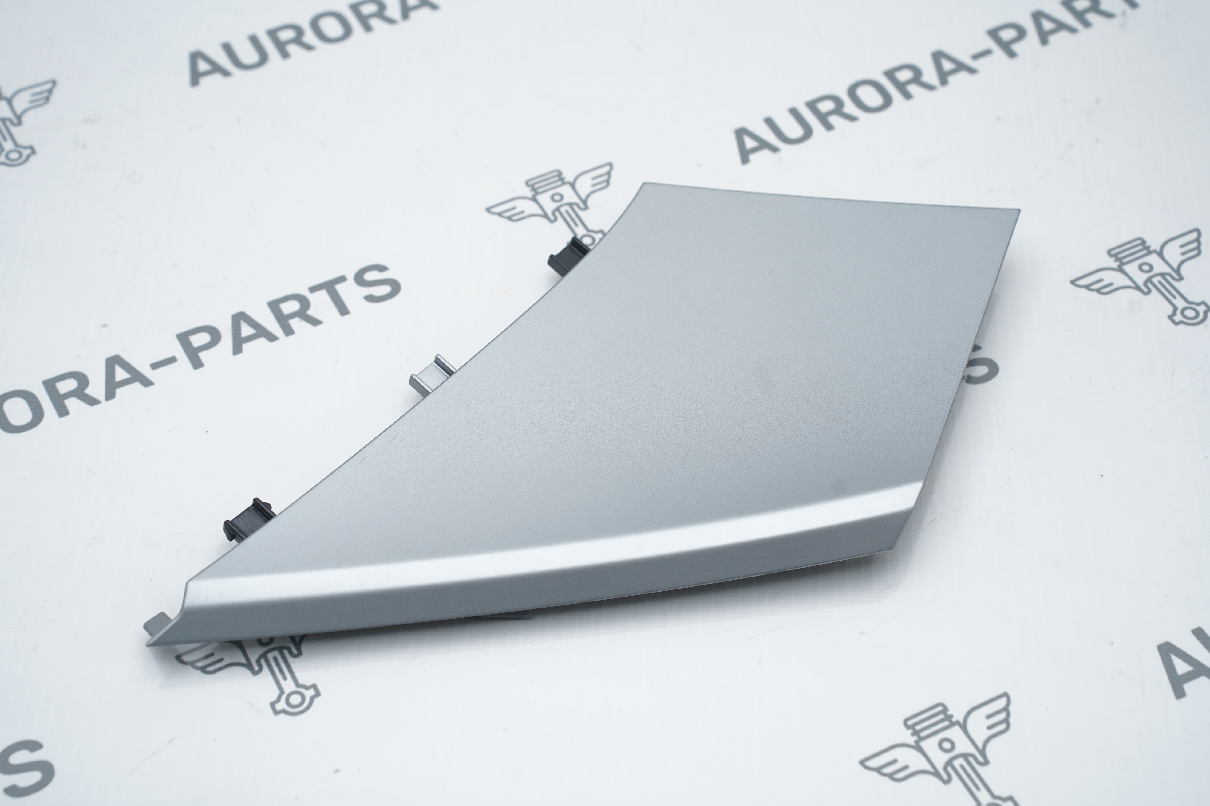 Накладка динамика двери RH Audi Q3