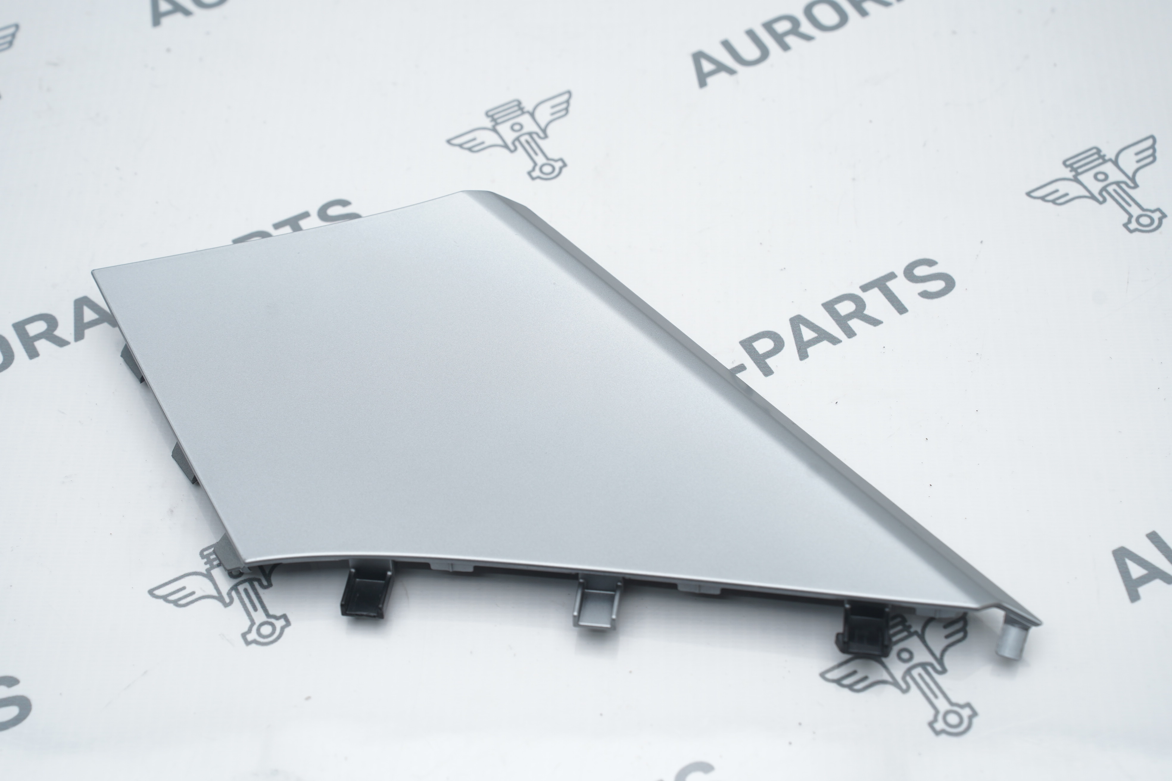 Накладка динамика двери RH Audi Q3