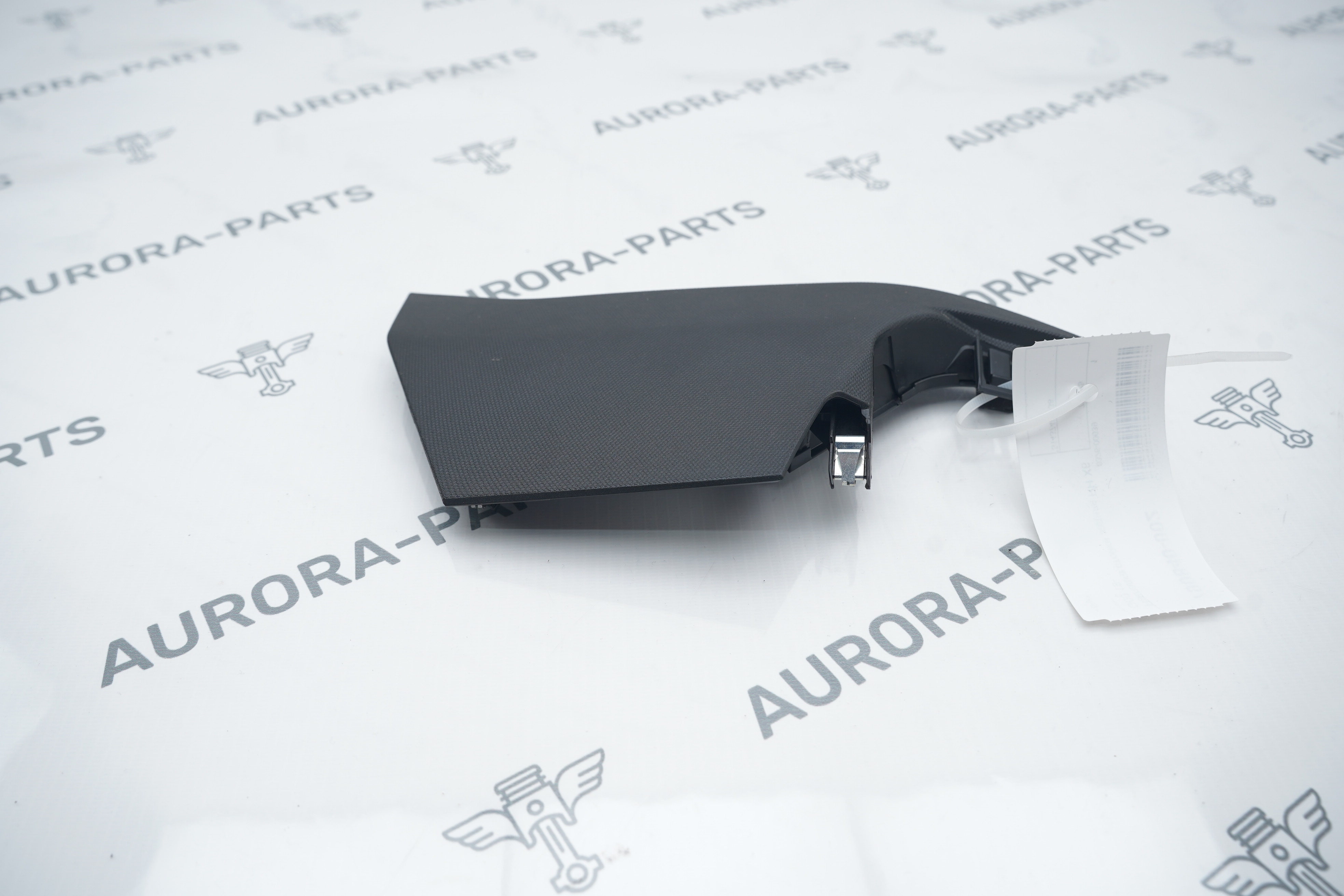 Накладка стойки задняя RH BMW X6