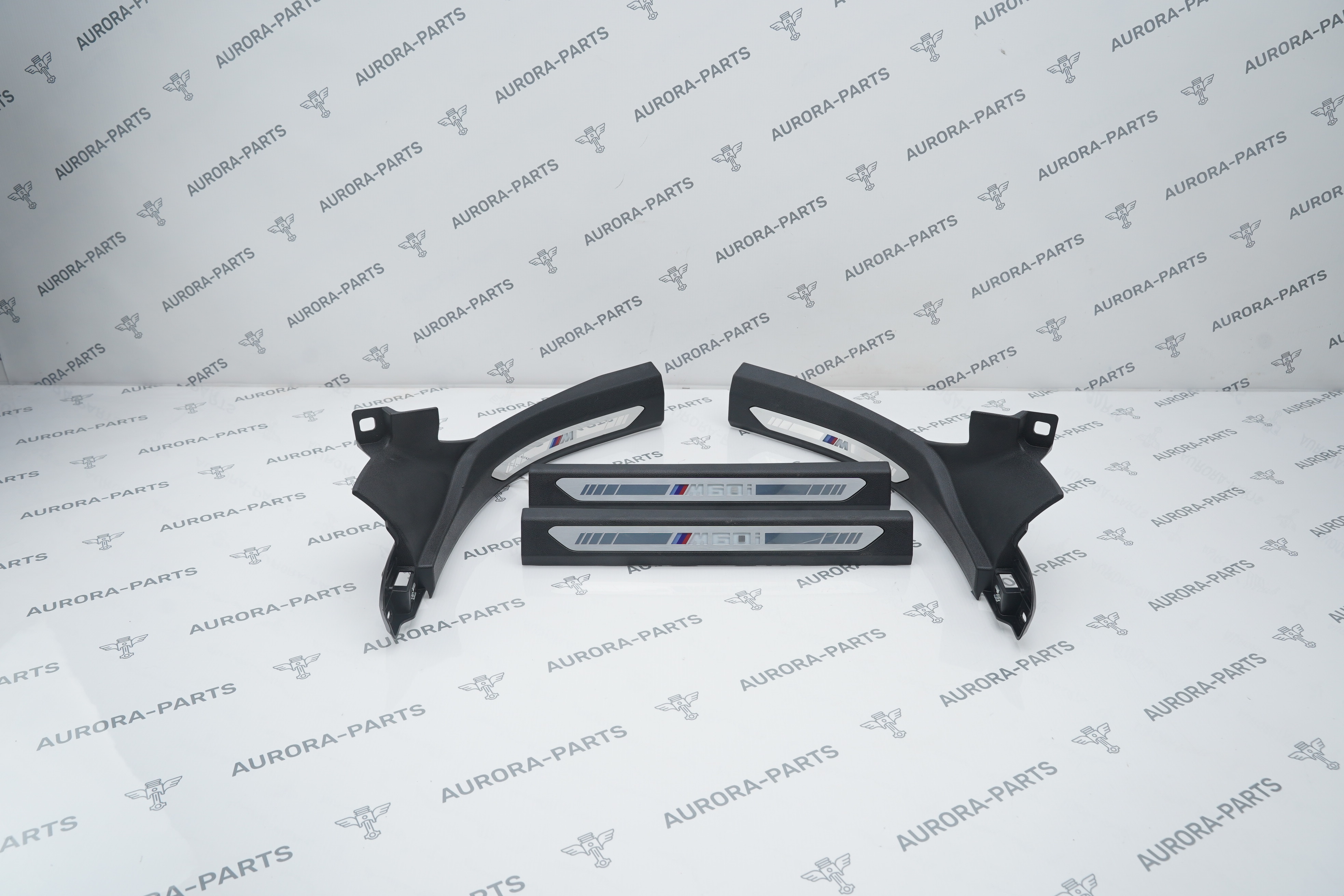 Комплект накладок внутреннних порогов  (M60i) BMW X6