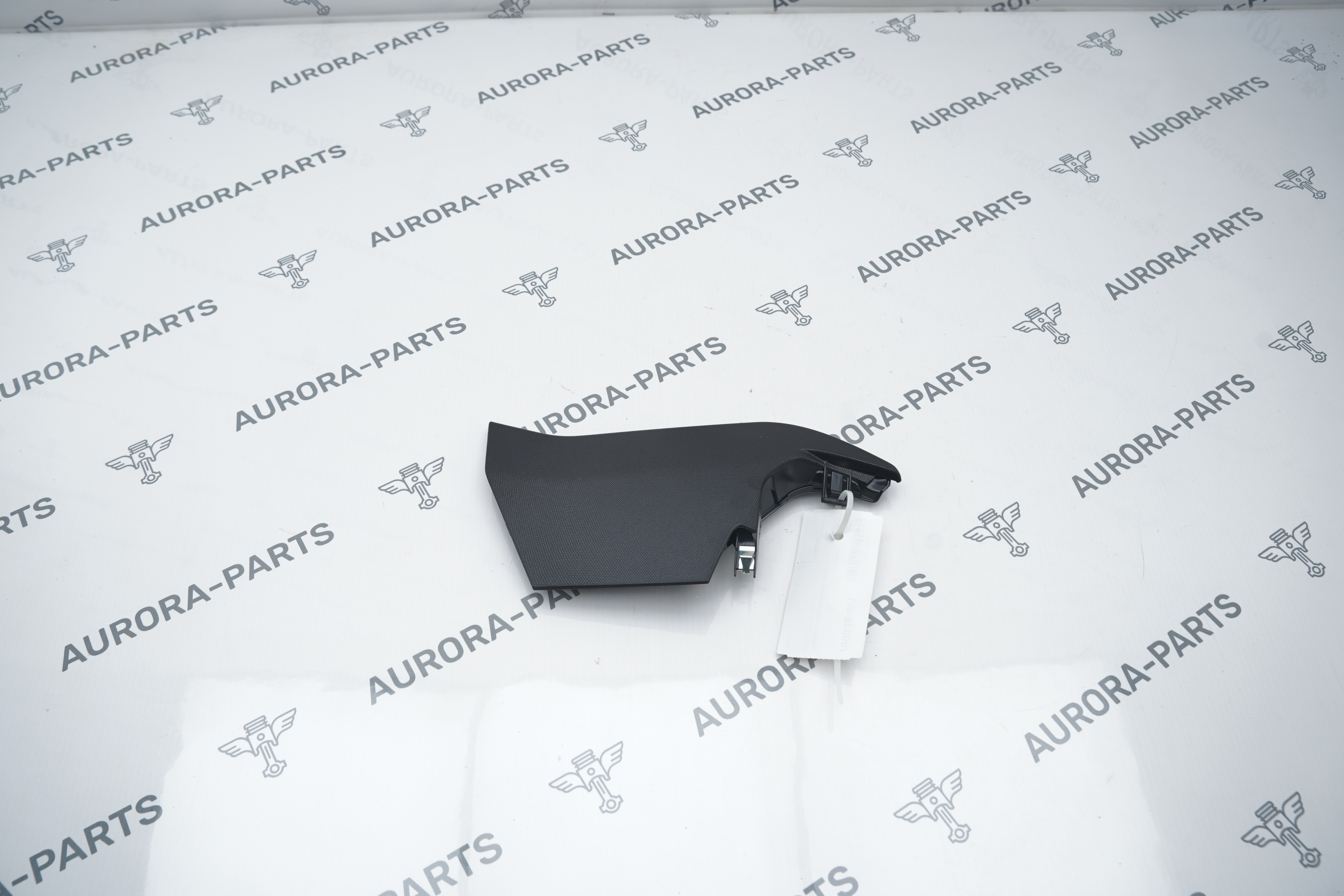 Накладка направляющей заднего ремня RH BMW X6