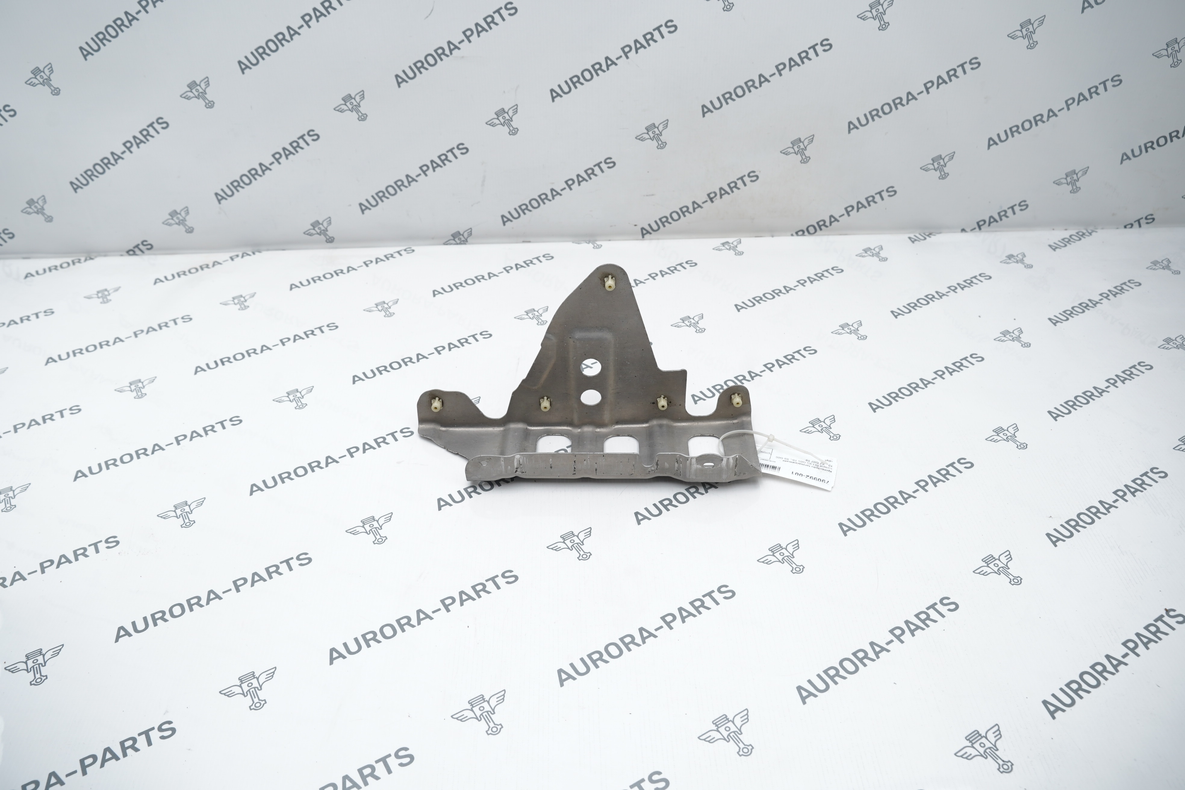 Кронштейн теплоизоляции тонеля RH BMW X6