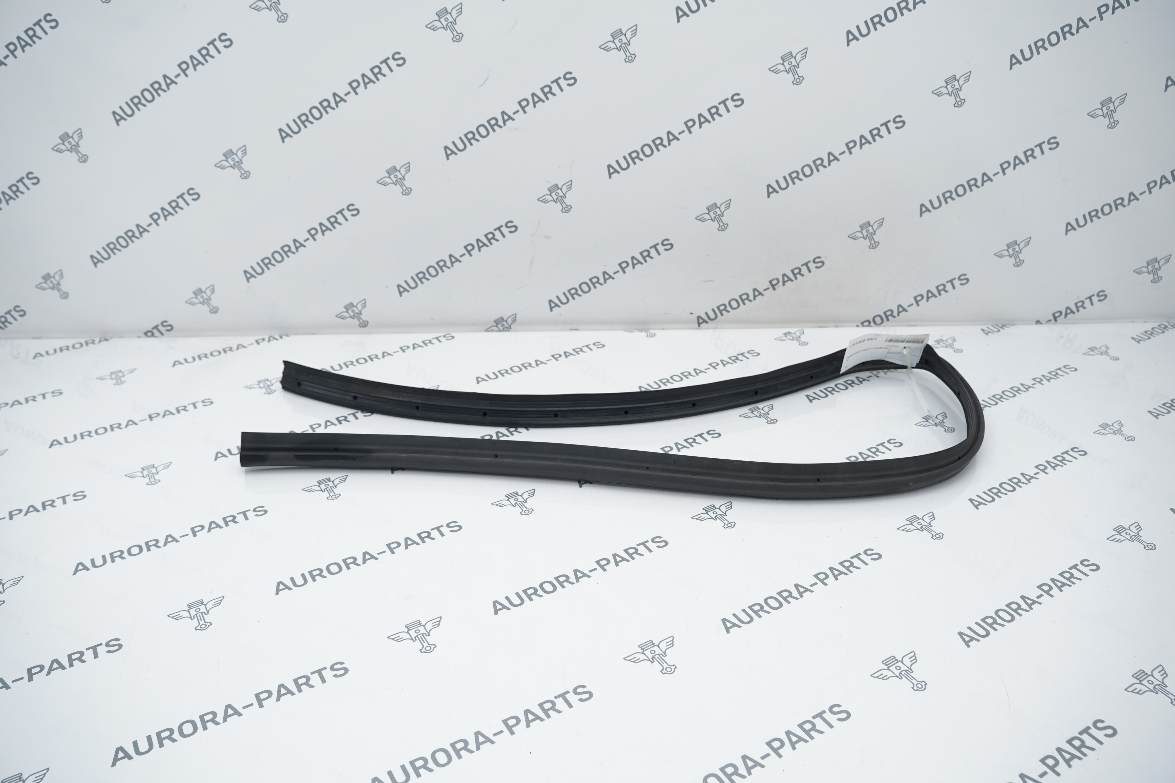 Уплотнитель порога LH Audi Q3