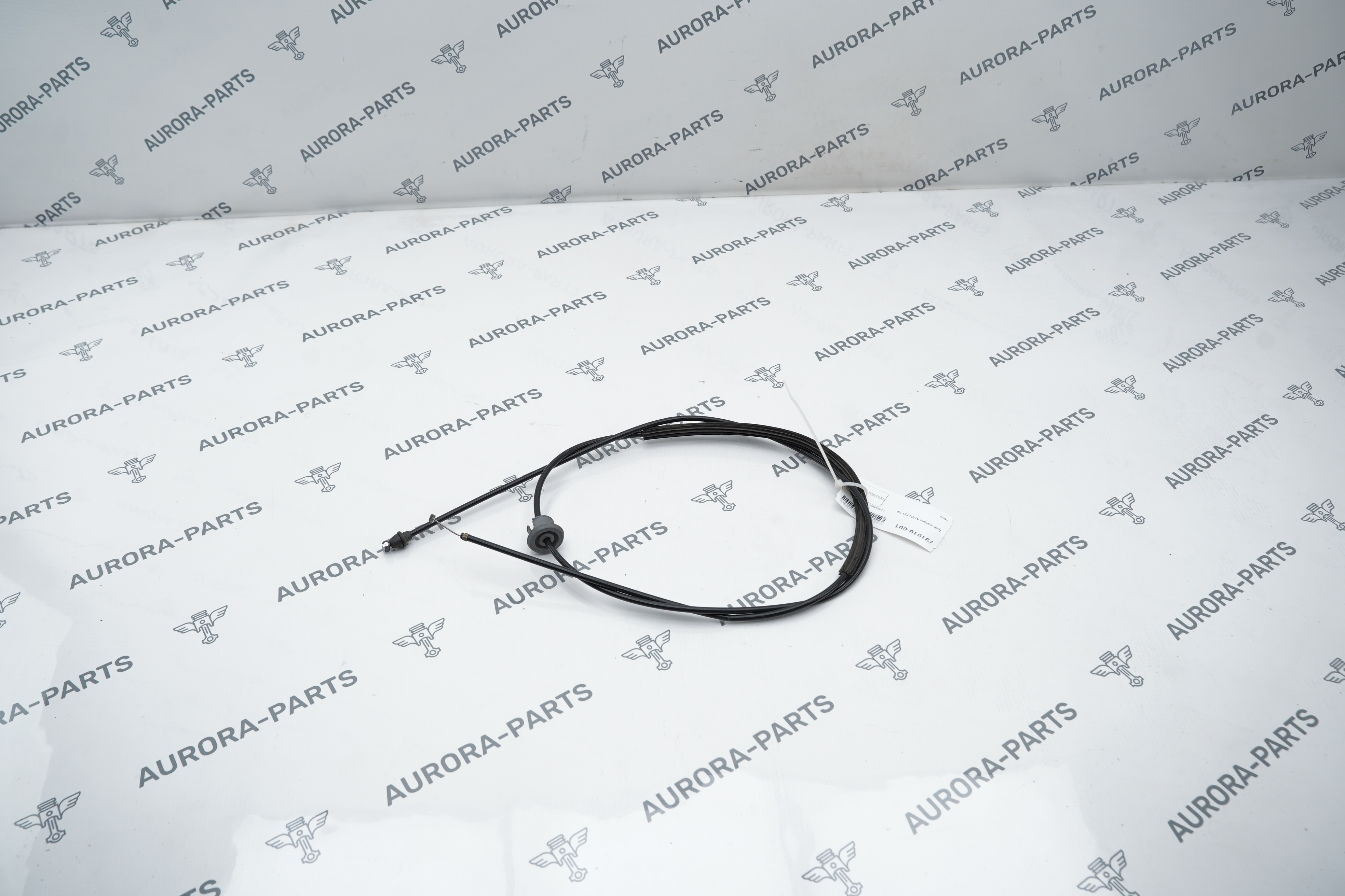 Трос капота Audi Q3