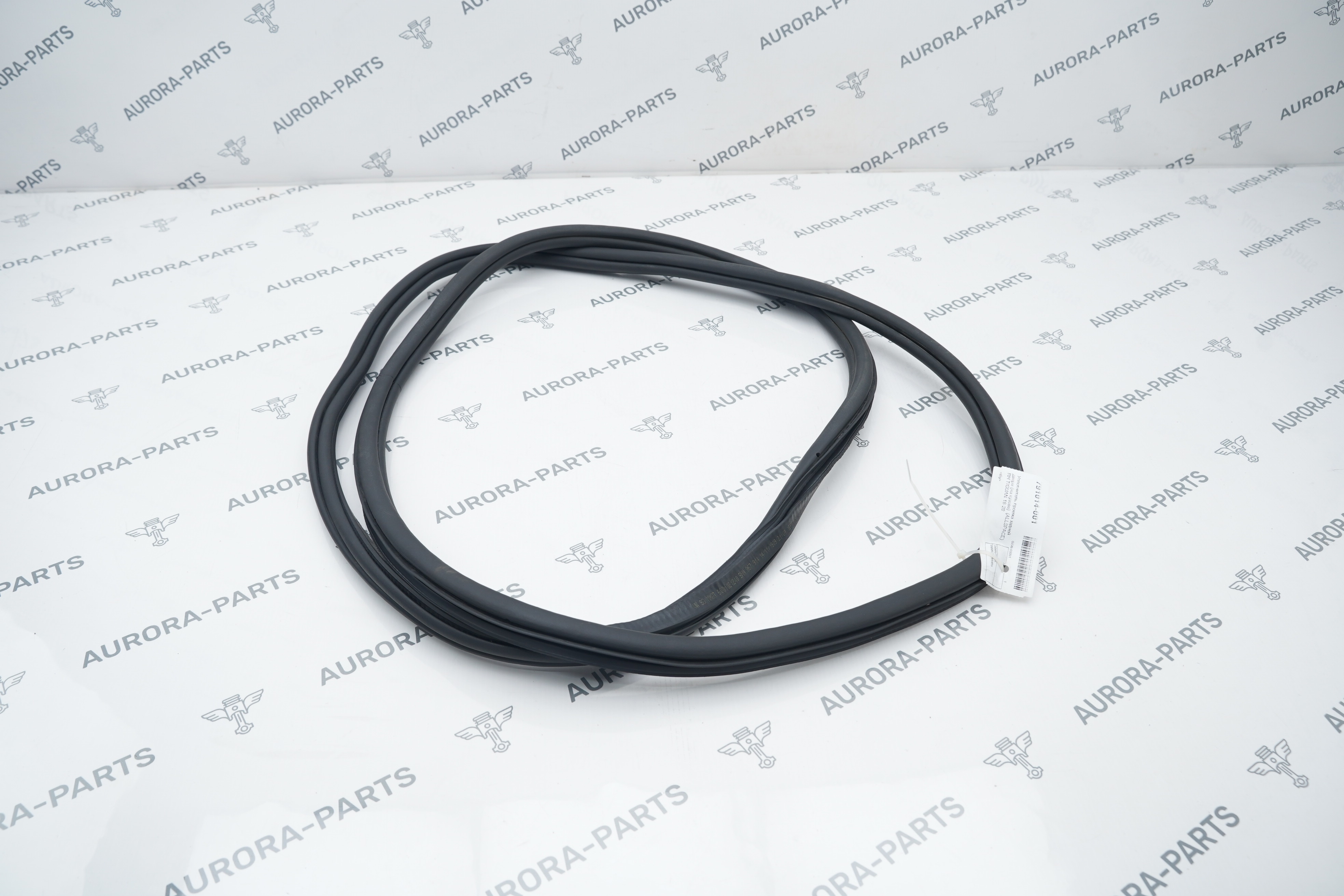 Уплотнитель проема задней двери (на кузове)  (ALLSPACE) RH VW Tiguan