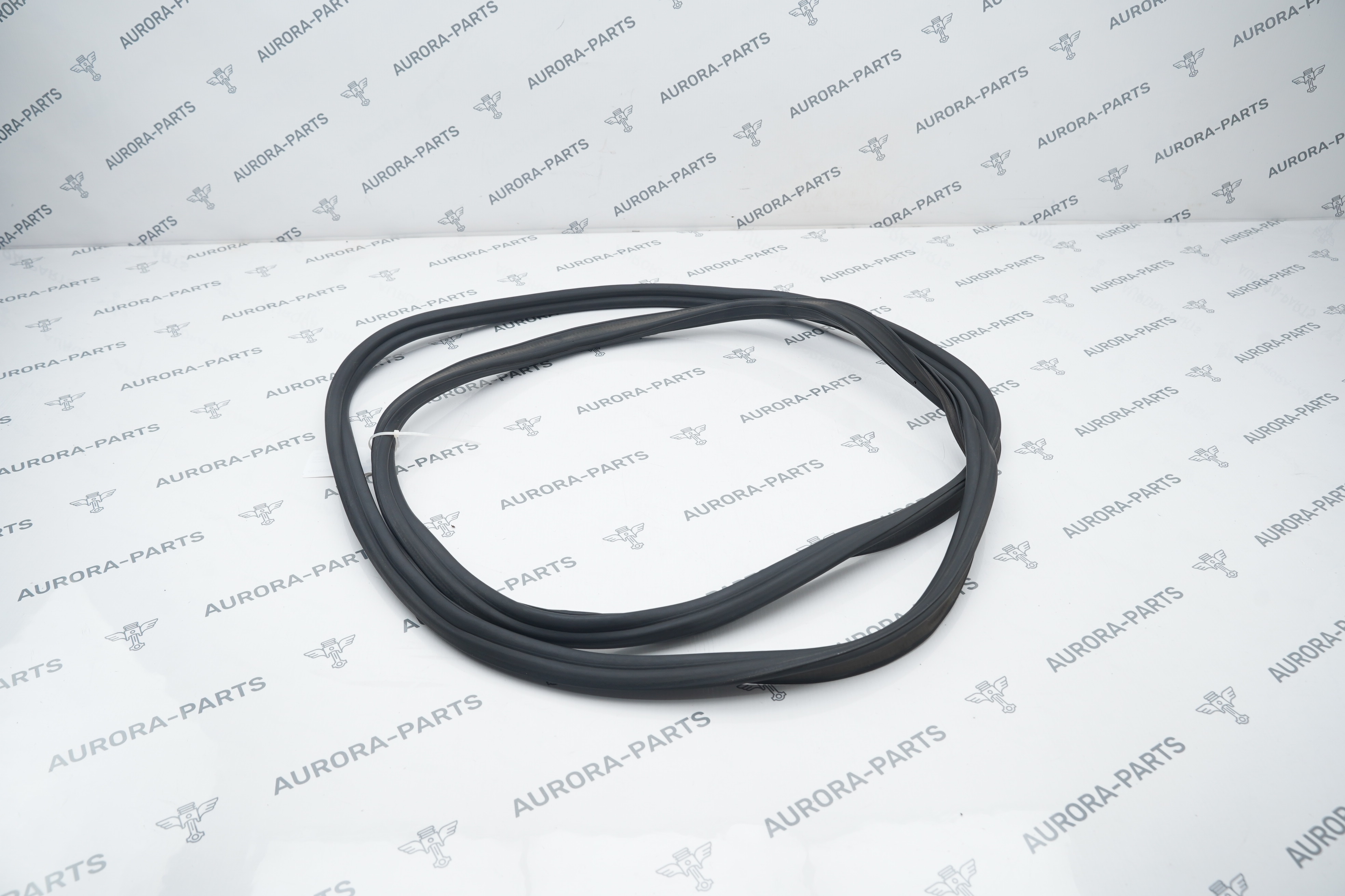 Уплотнитель проема крышки багажника (на кузове) (ALLSPACE) VW Tiguan