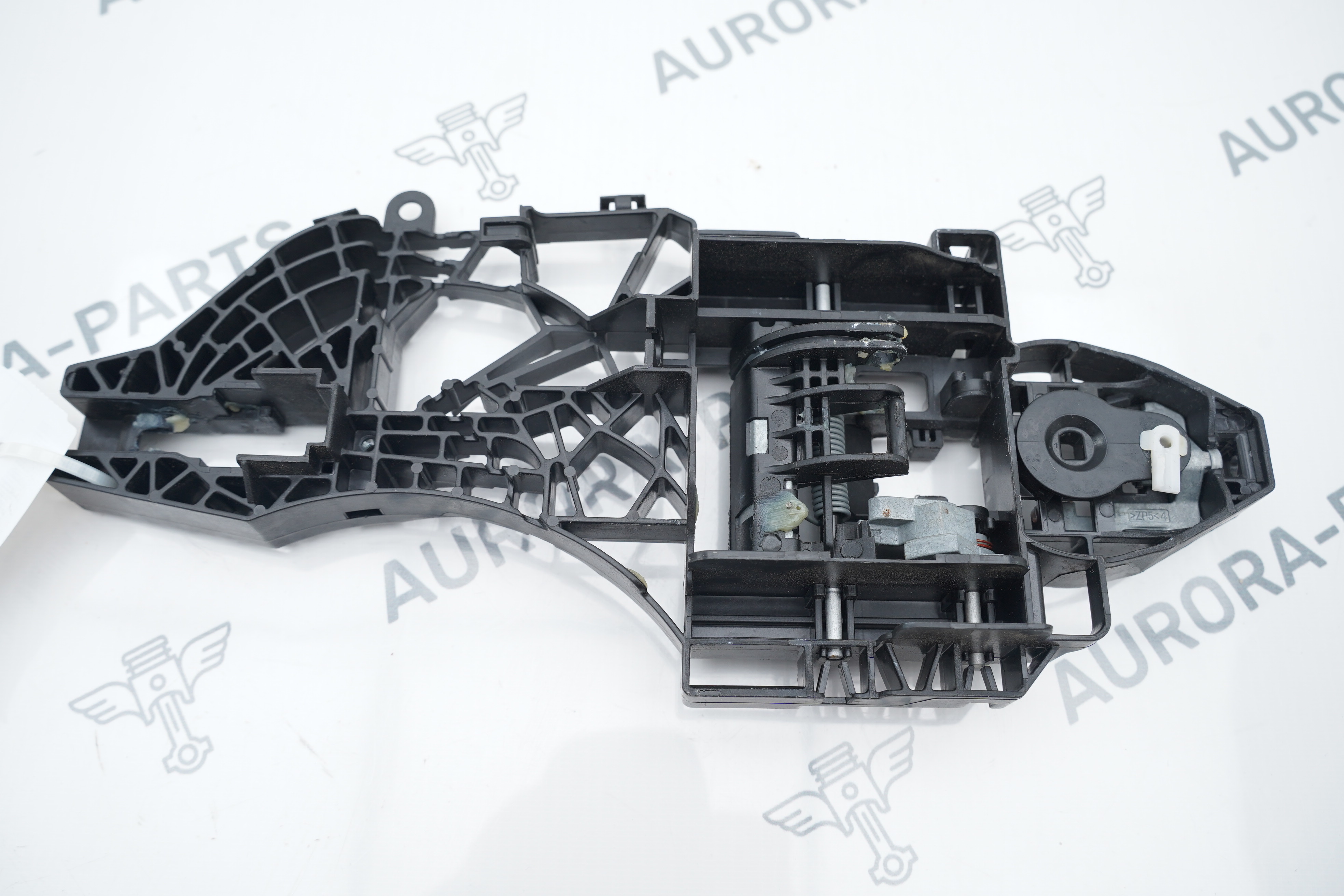 Кронштейн наружней ручки передней двери LH Dodge RAM