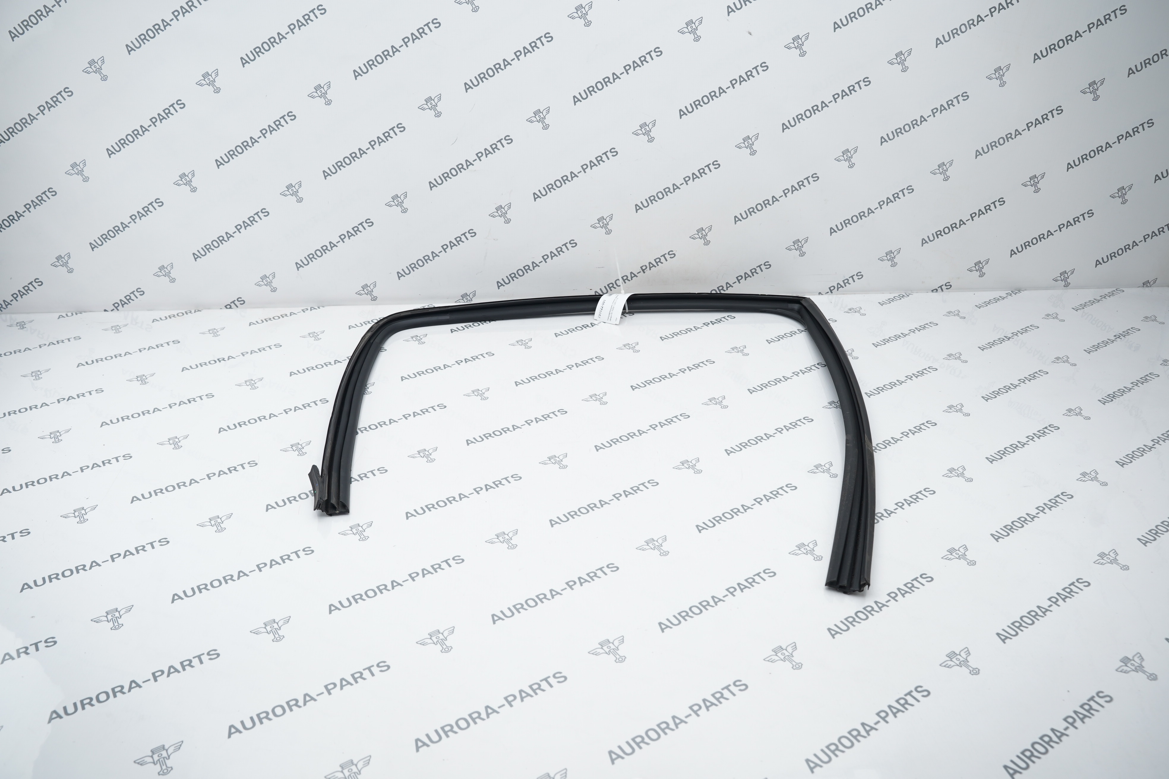 Направляющаяя стекла задней двери RH Dodge RAM