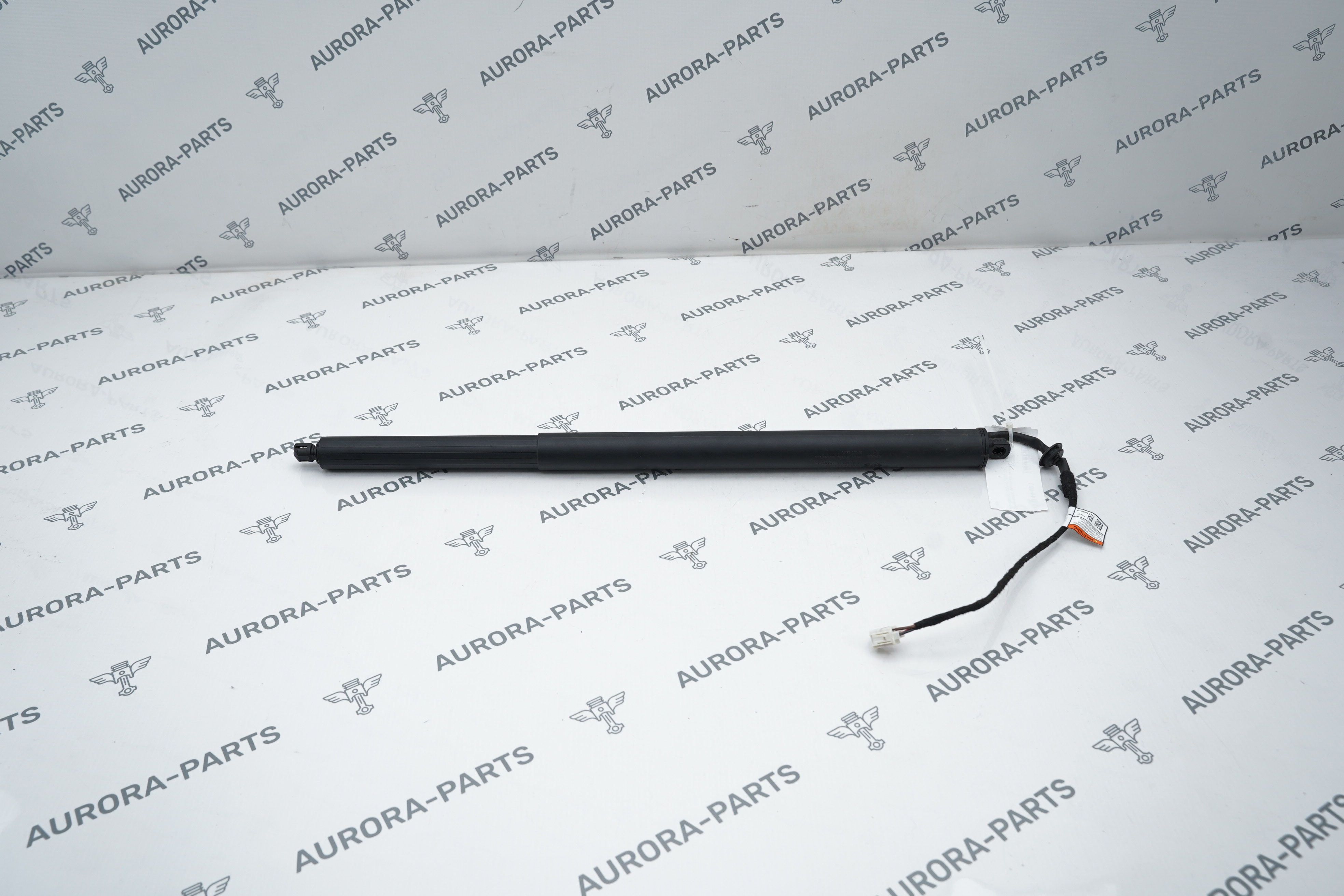 Амортизатор крышки багажника RH Land Rover Range Rover 30DDTX