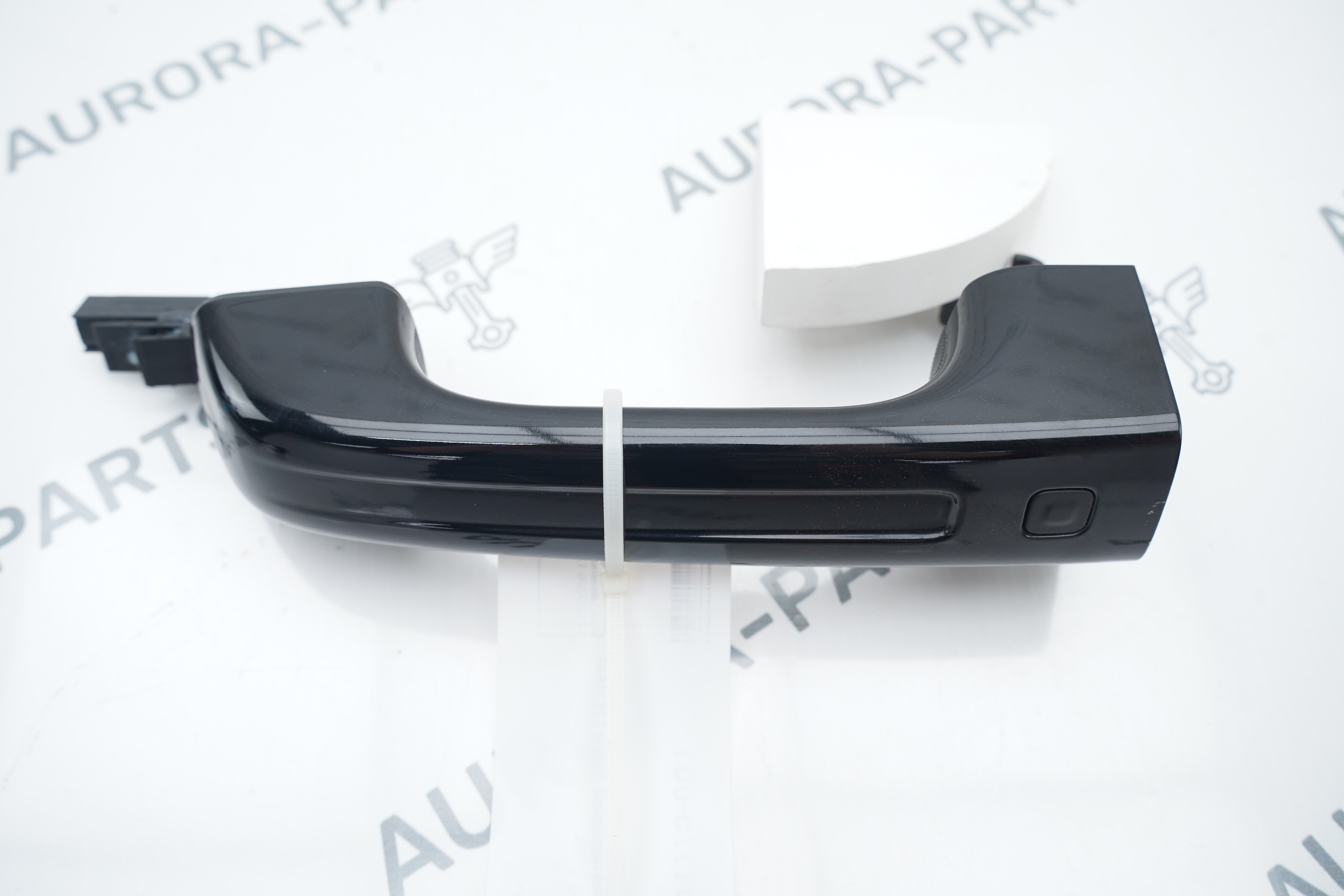 Ручка передней двери LH Dodge RAM