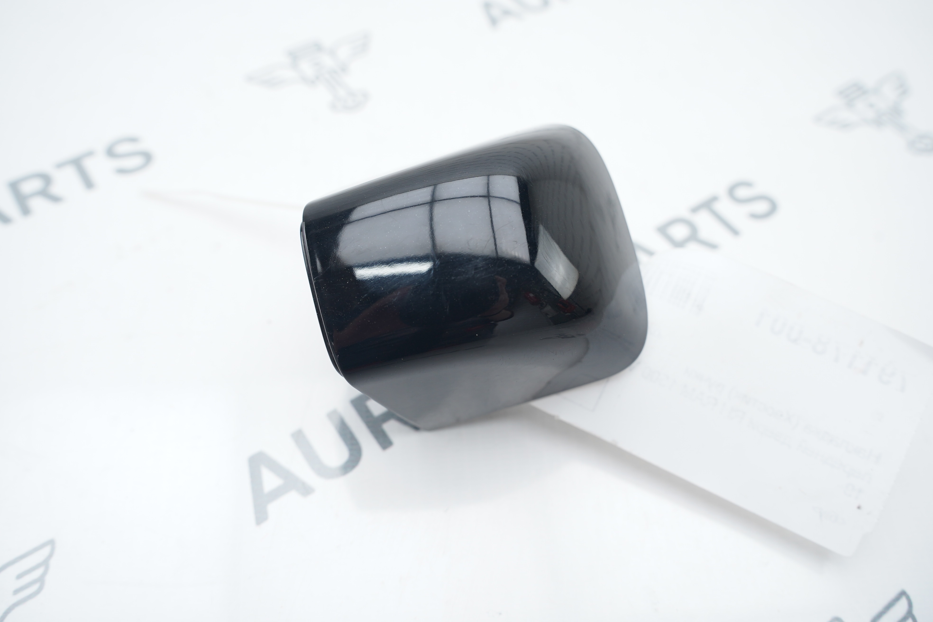 Накладка (Хвостик) ручки передней двери RH Dodge RAM