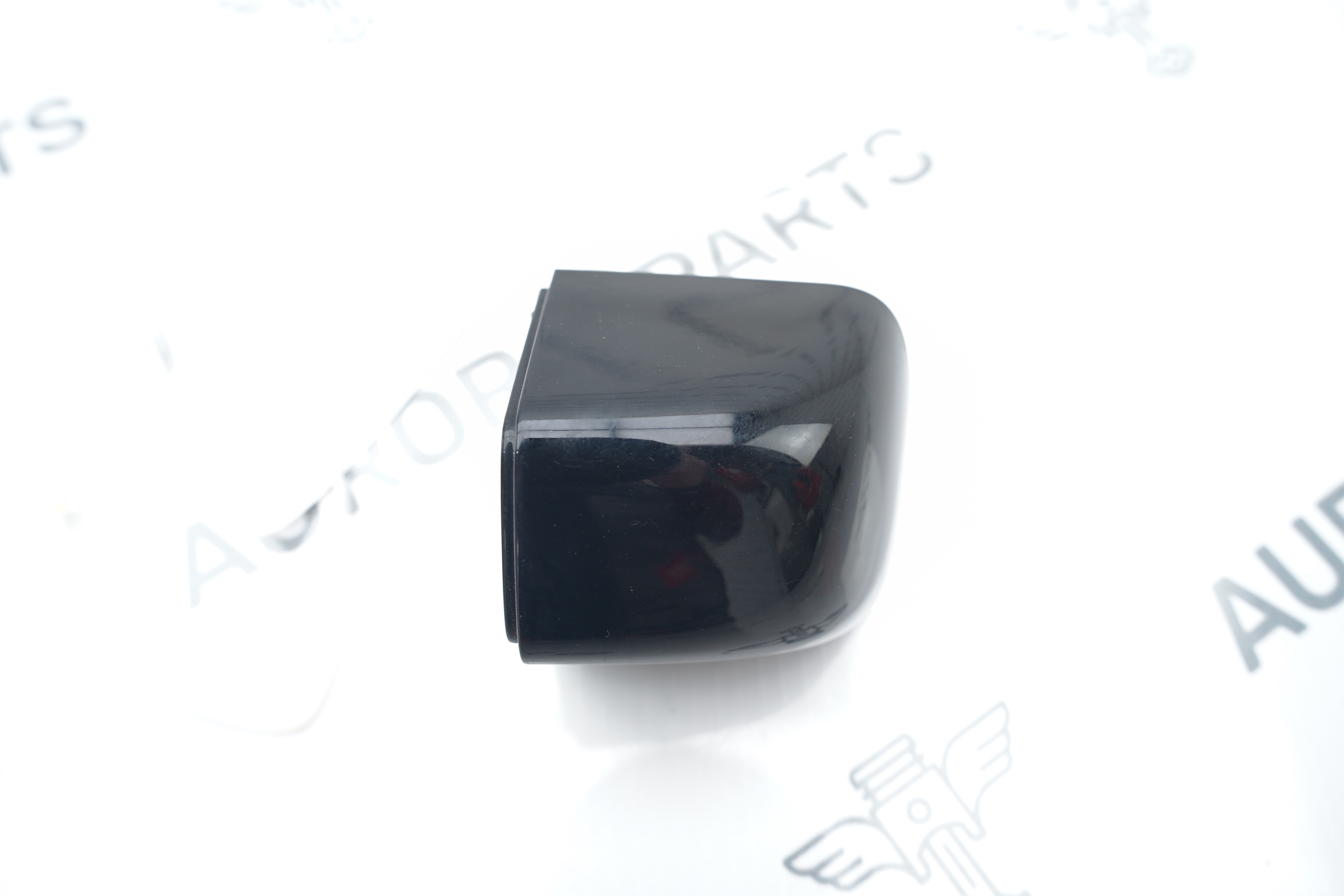 Накладка (Хвостик) ручки задней двери LH=RH Dodge RAM