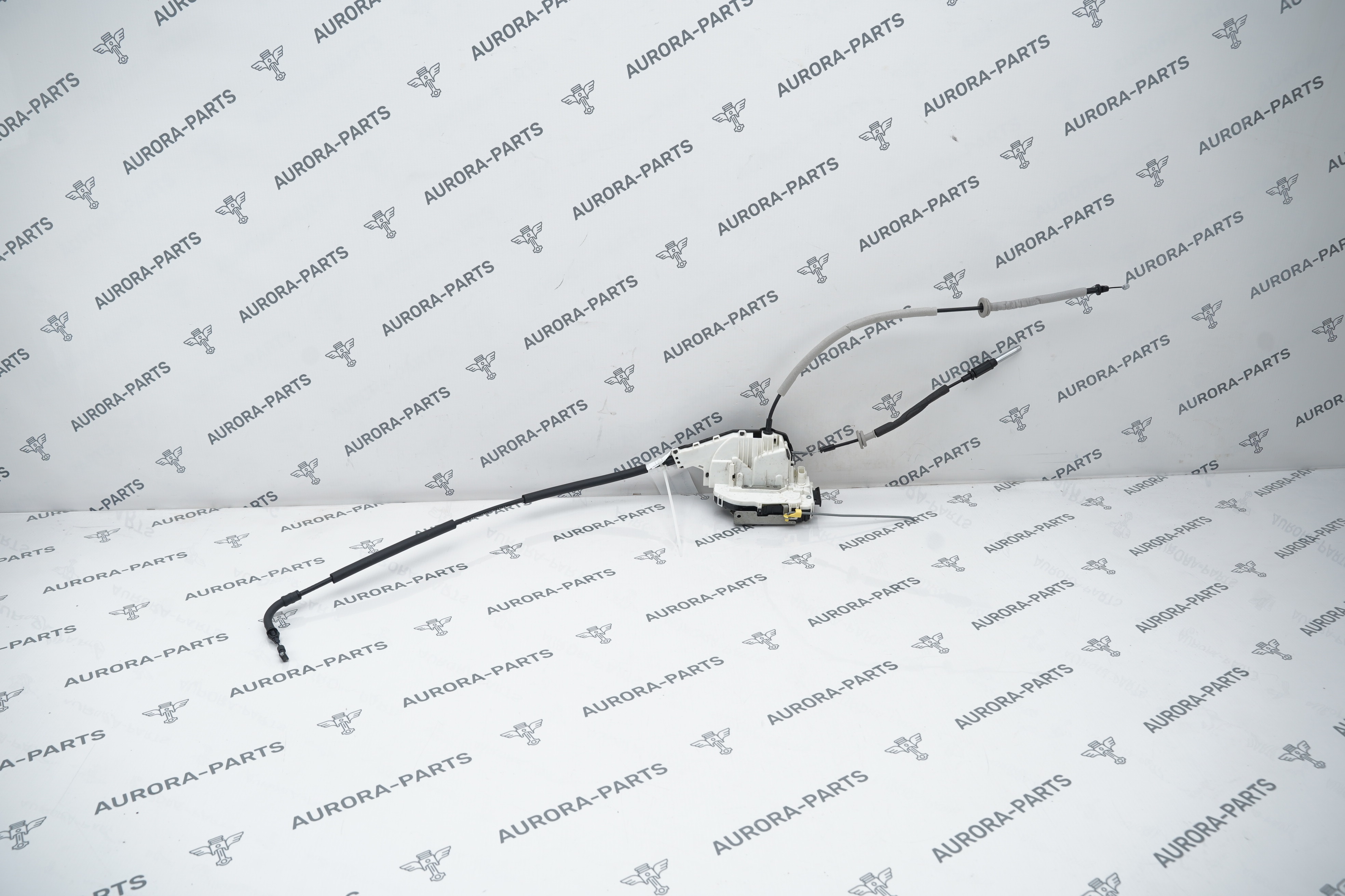 Замок передней двери LH Dodge RAM