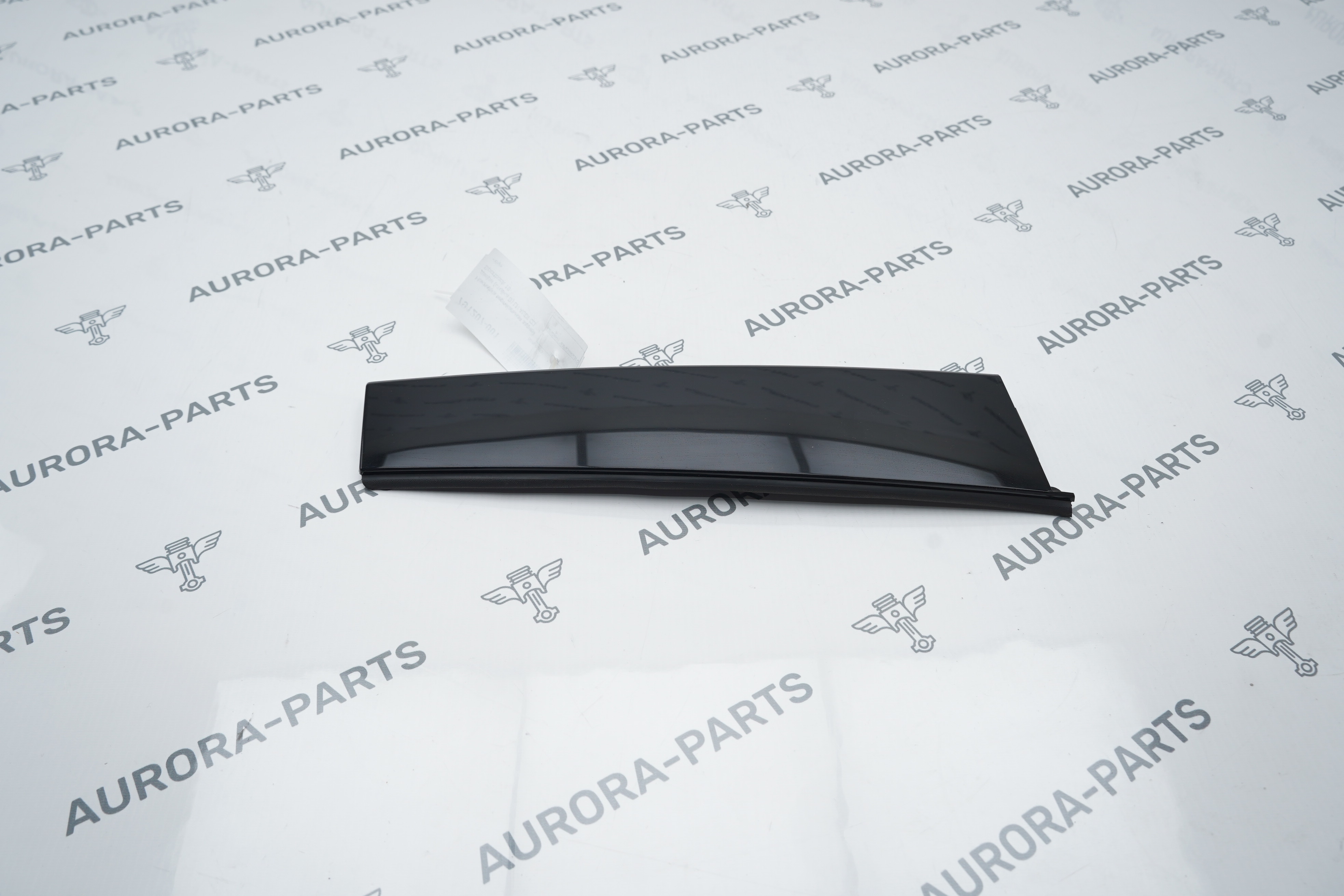 Накладка вертикальная задней двери (стойка B) LH Audi Q3