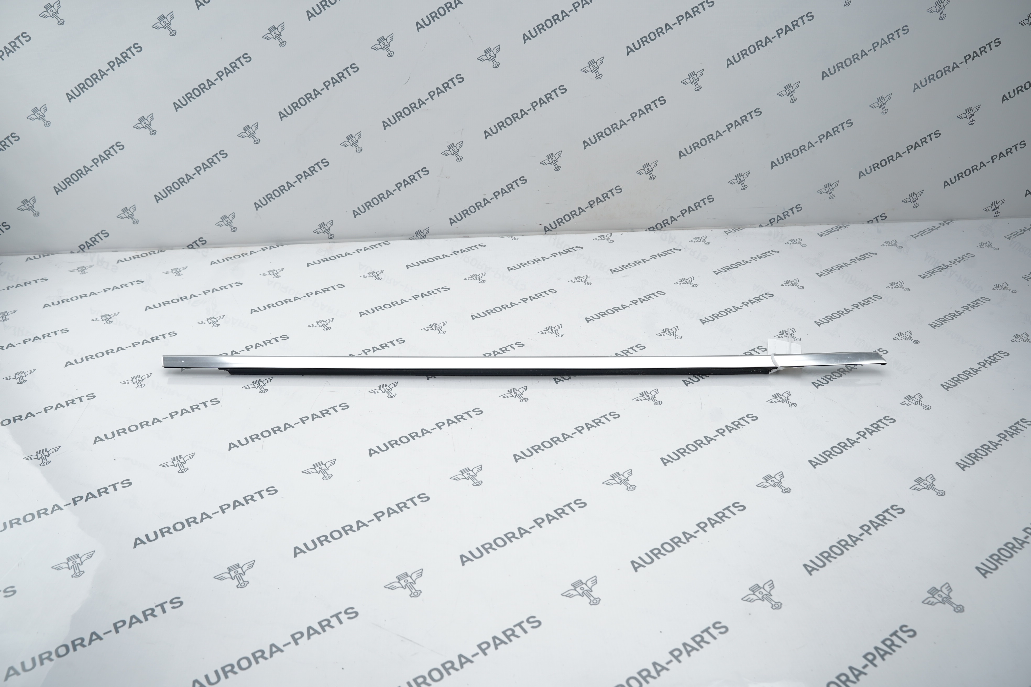 Молдинг, бархотка передней двери RH Audi Q3