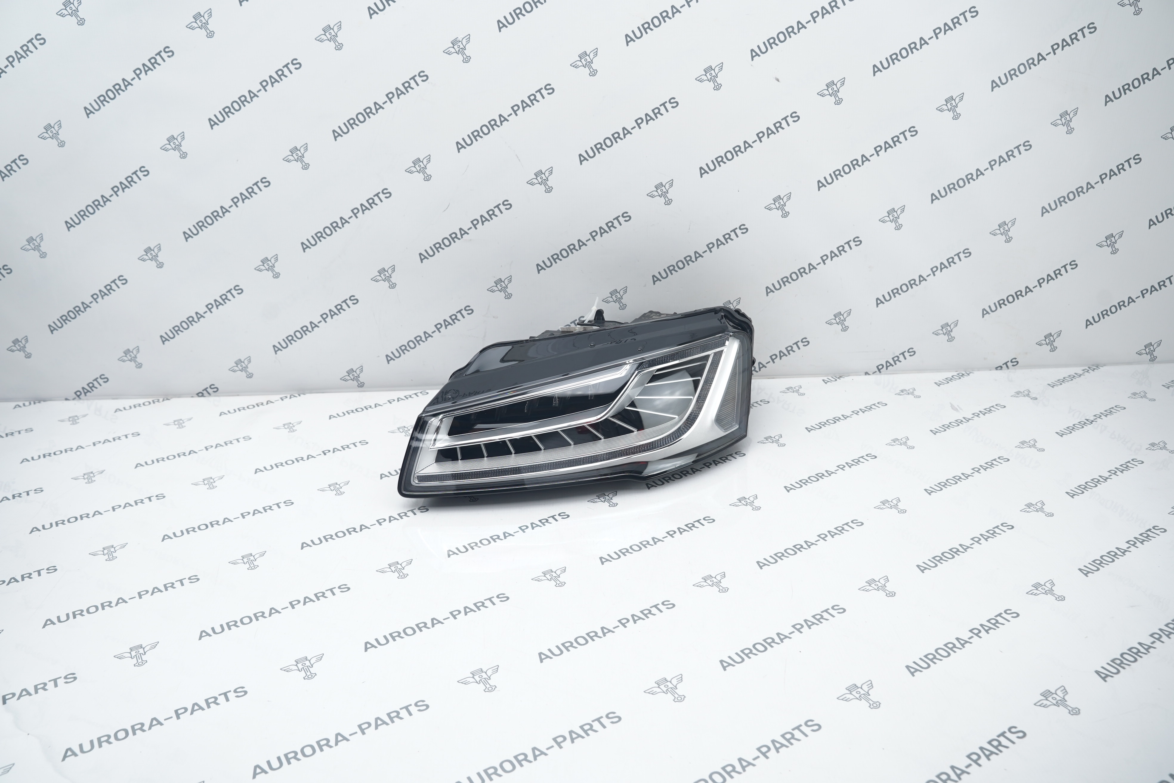 Фара LH светодиодная Matrix  рестайлинг без блоков Audi A8