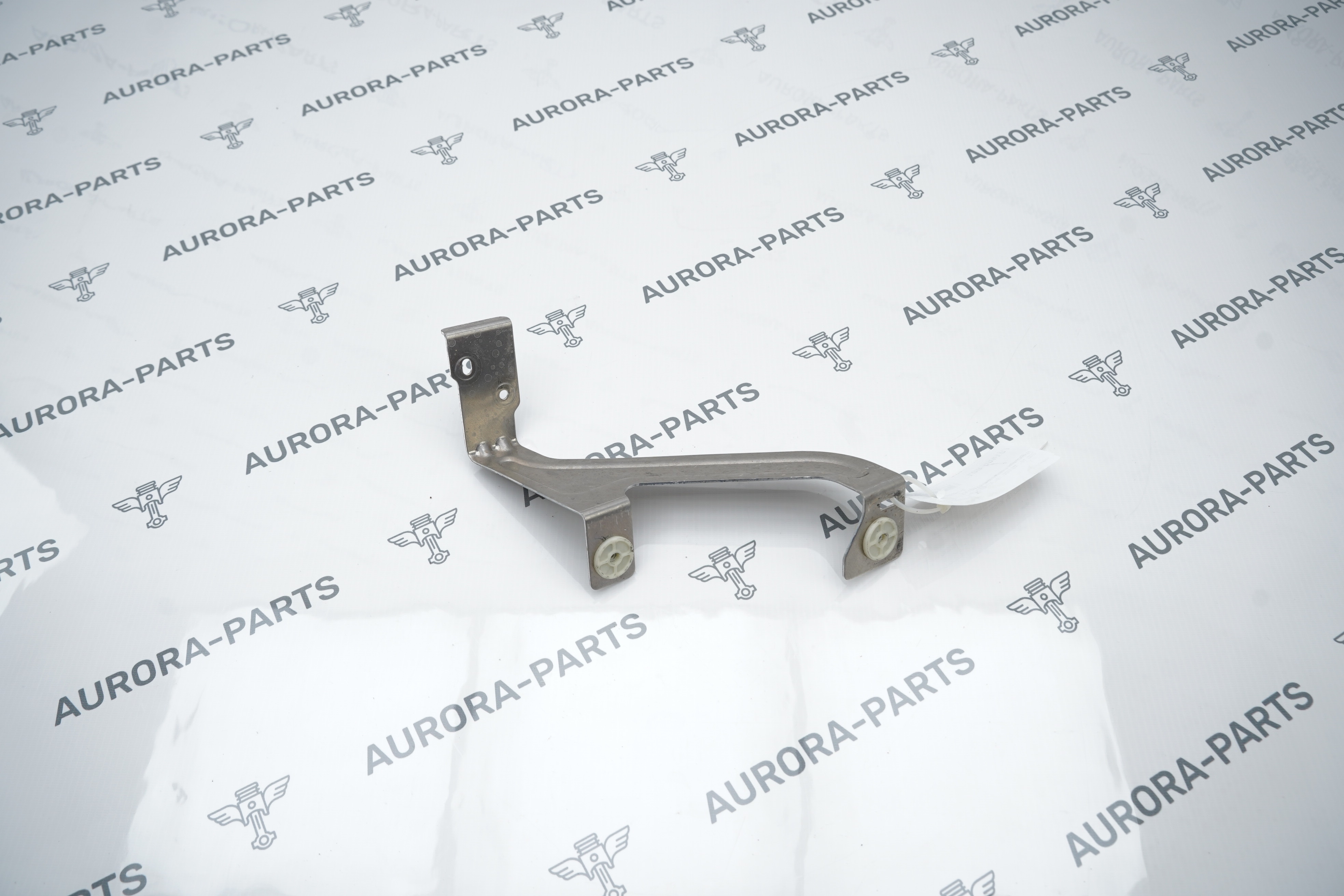 Кронштейн защиты днища RH BMW X7