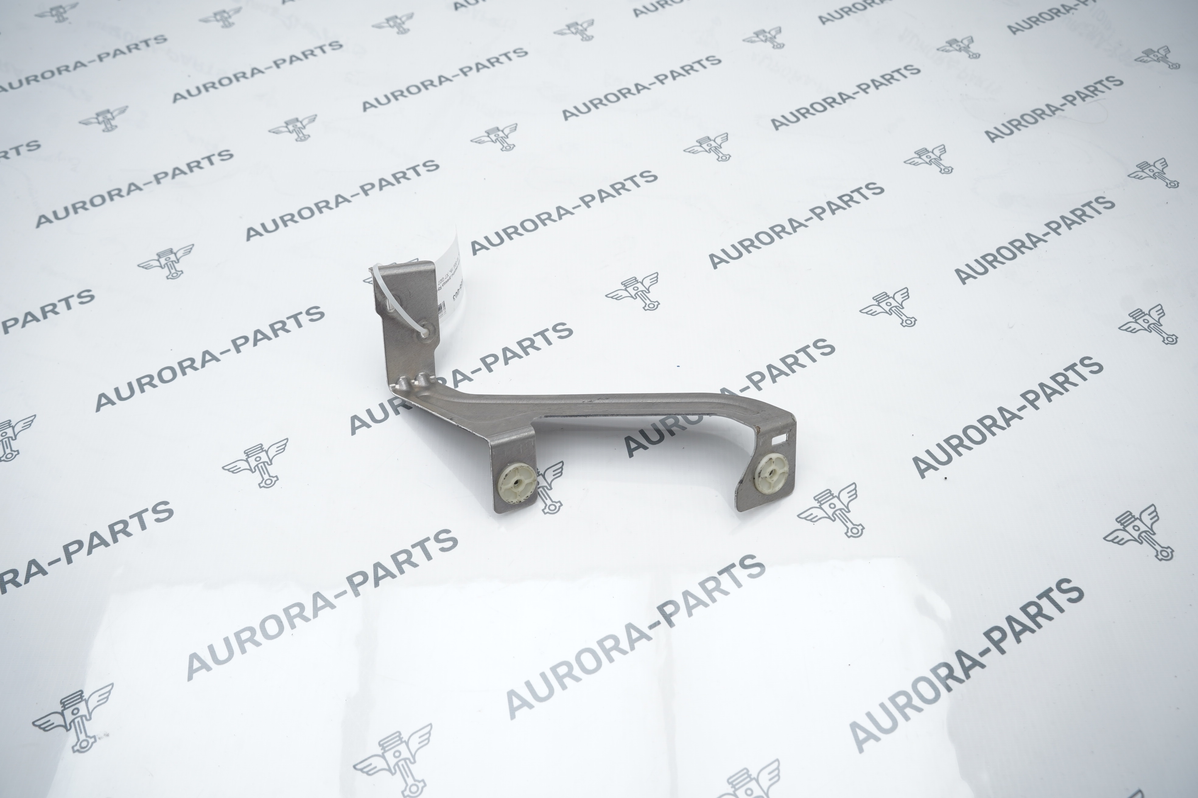 Кронштейн защиты днища RH BMW X7