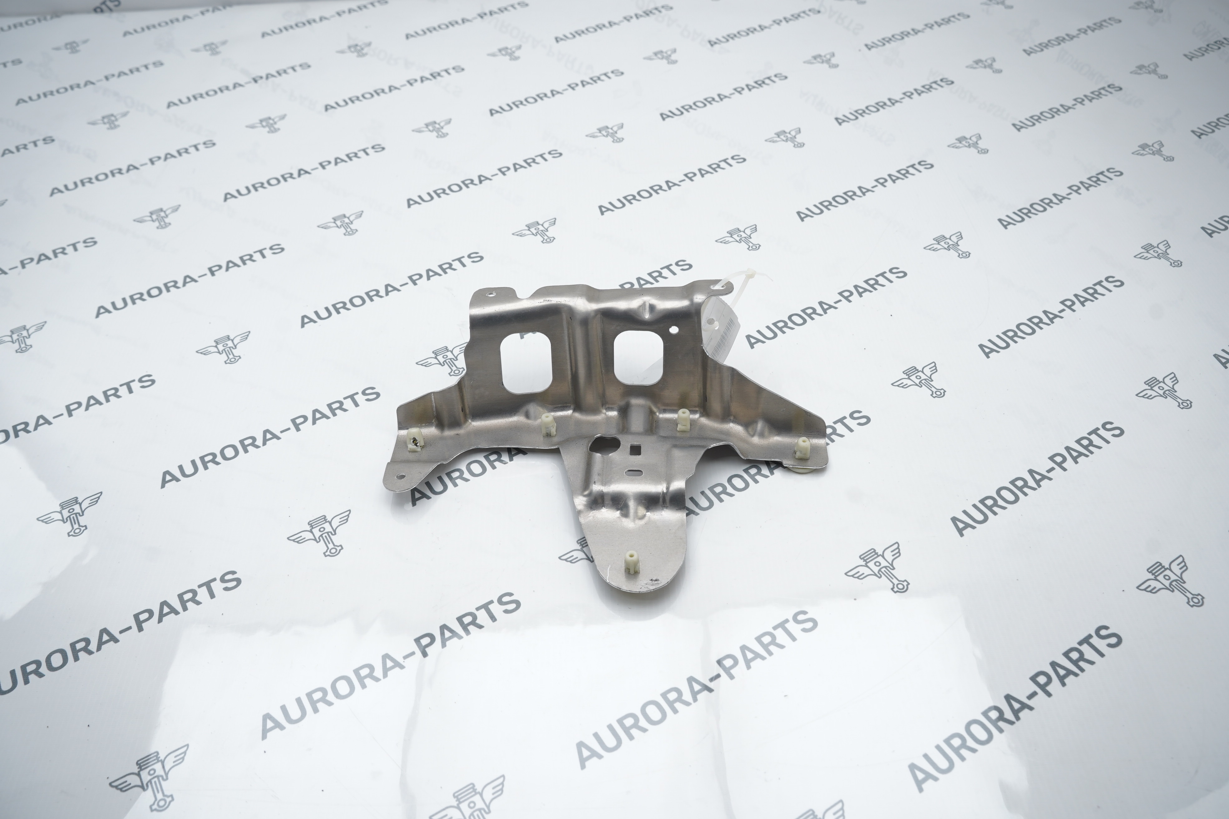 Кронштейн теплоизоляции LH BMW X7