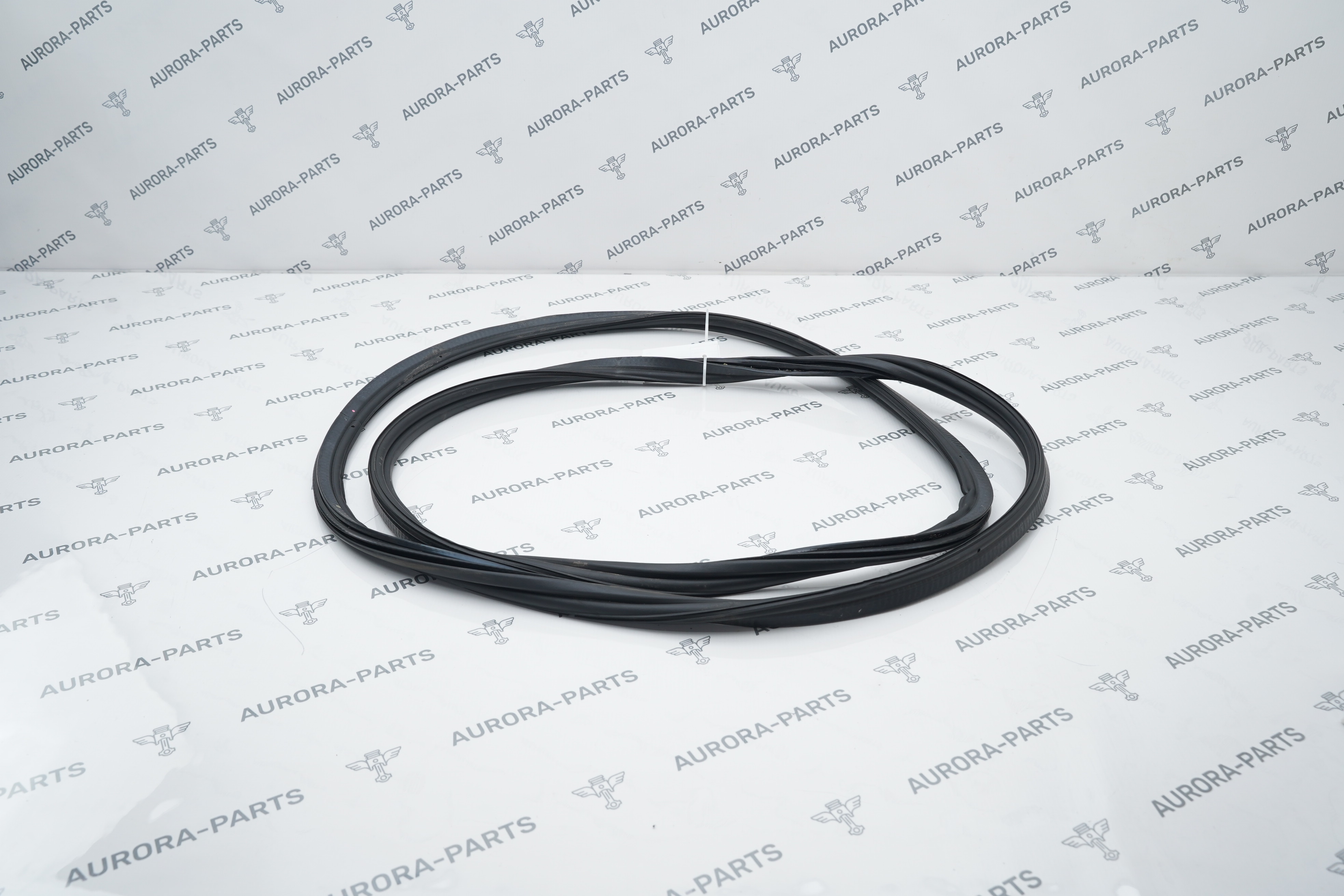 Уплотнитель крышки багажника (Стоит на кузове) BMW X7