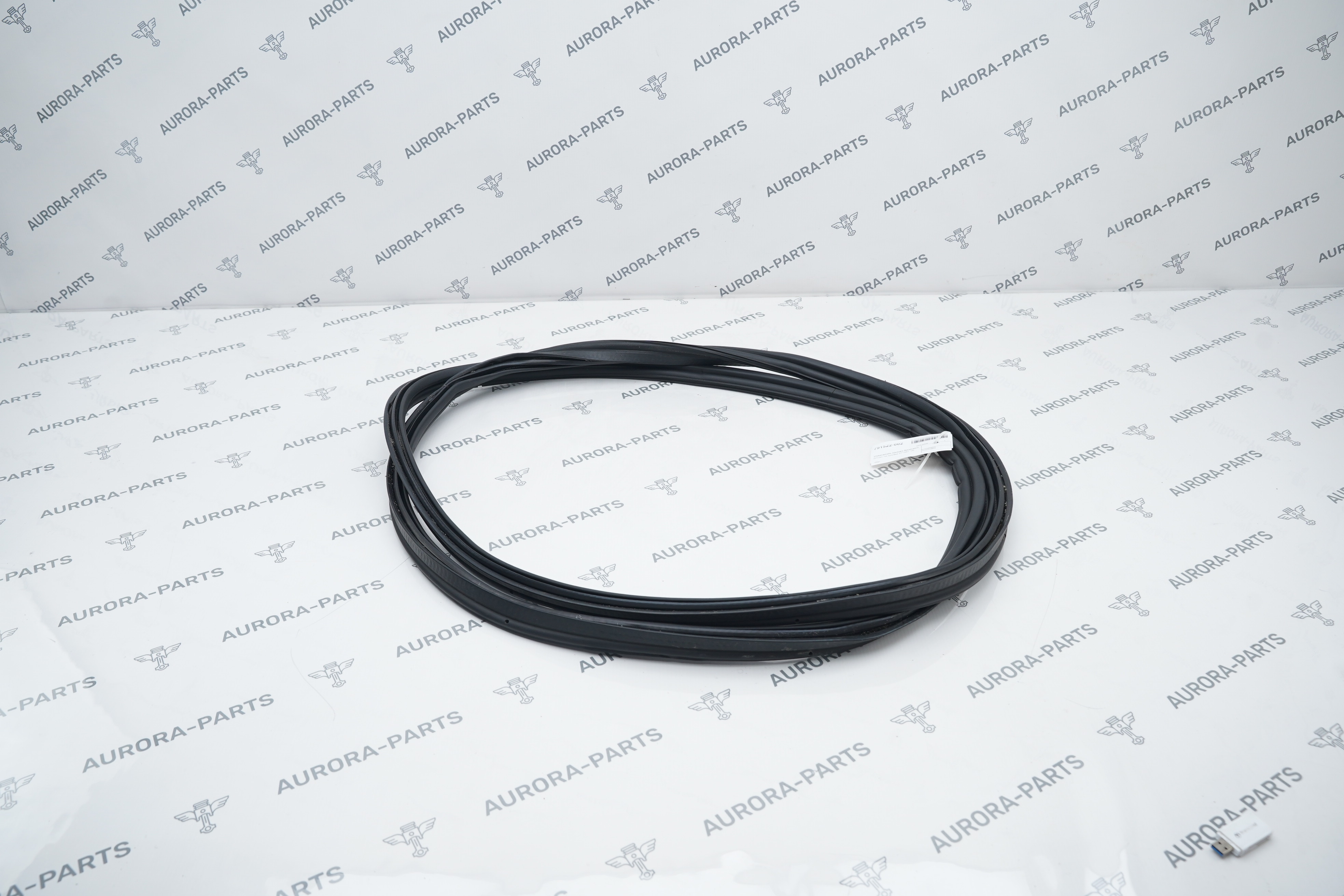 Уплотнитель крышки багажника (Стоит на кузове) BMW X7