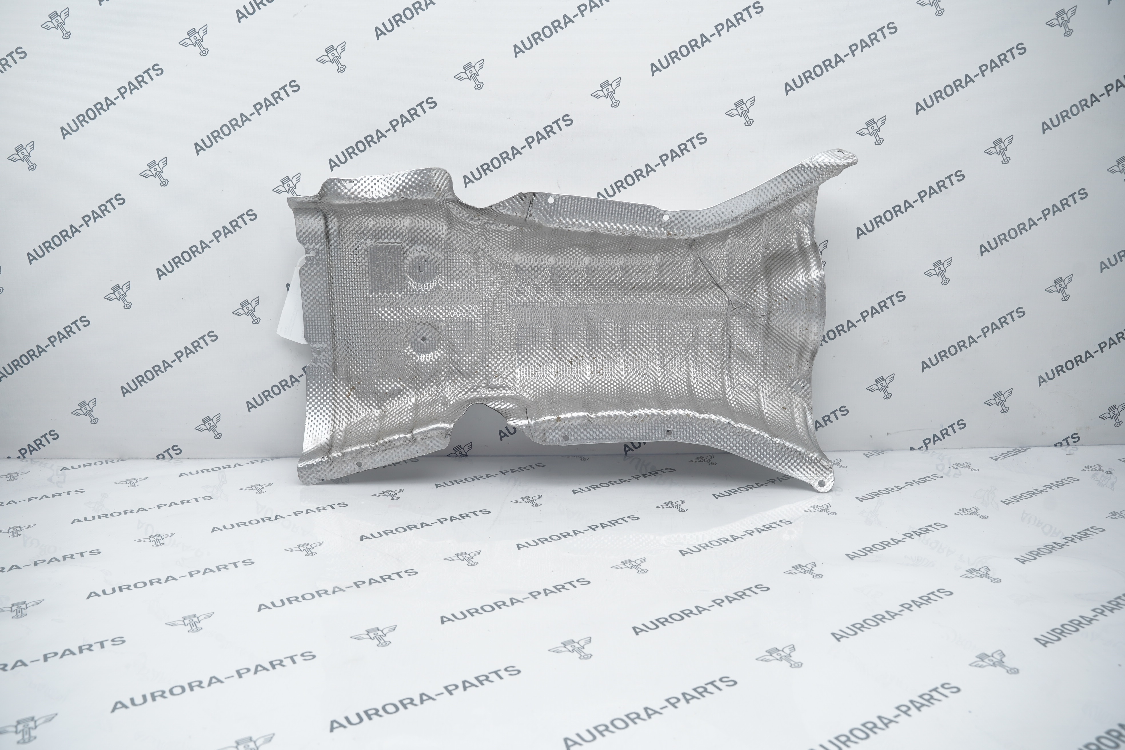 Экран теплозащитный топливного бака BMW X5