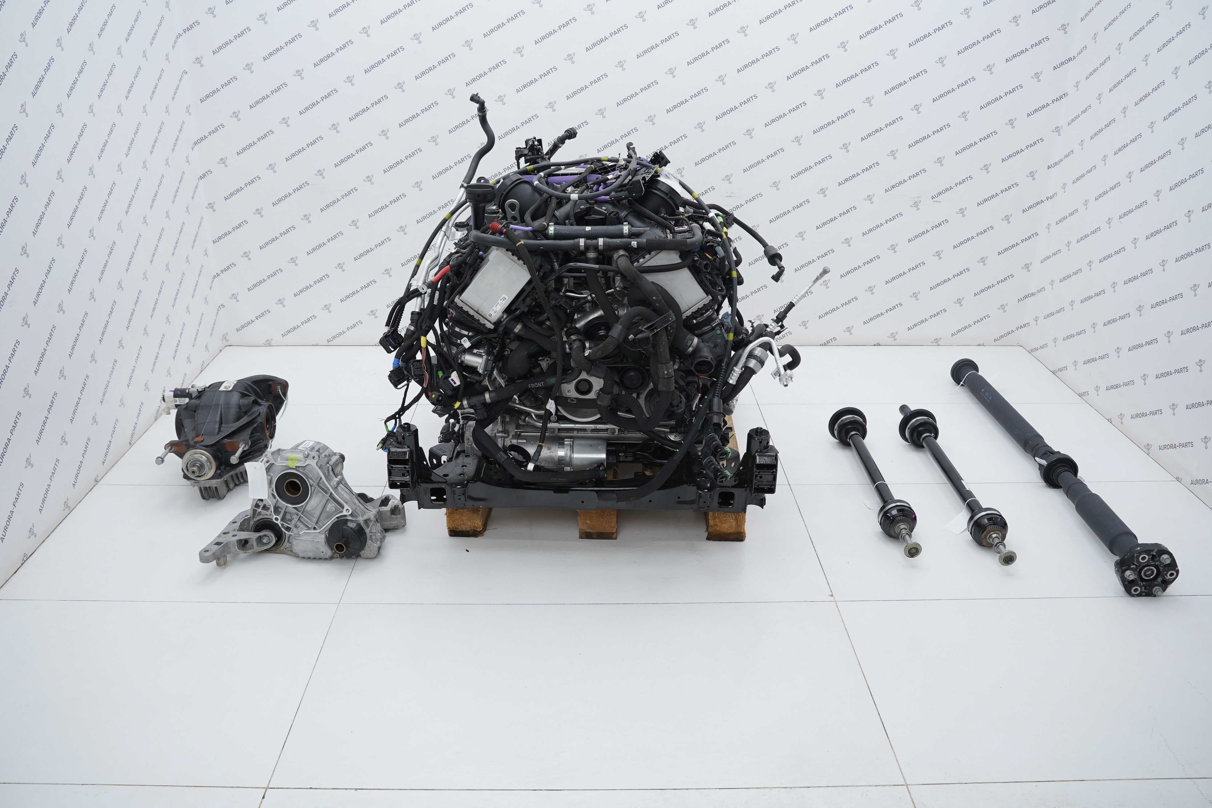 Свап-комплект двигатель S68B44A + коробка 8HP80XMH + привода + передний/задний редуктор (передний: I BMW X5