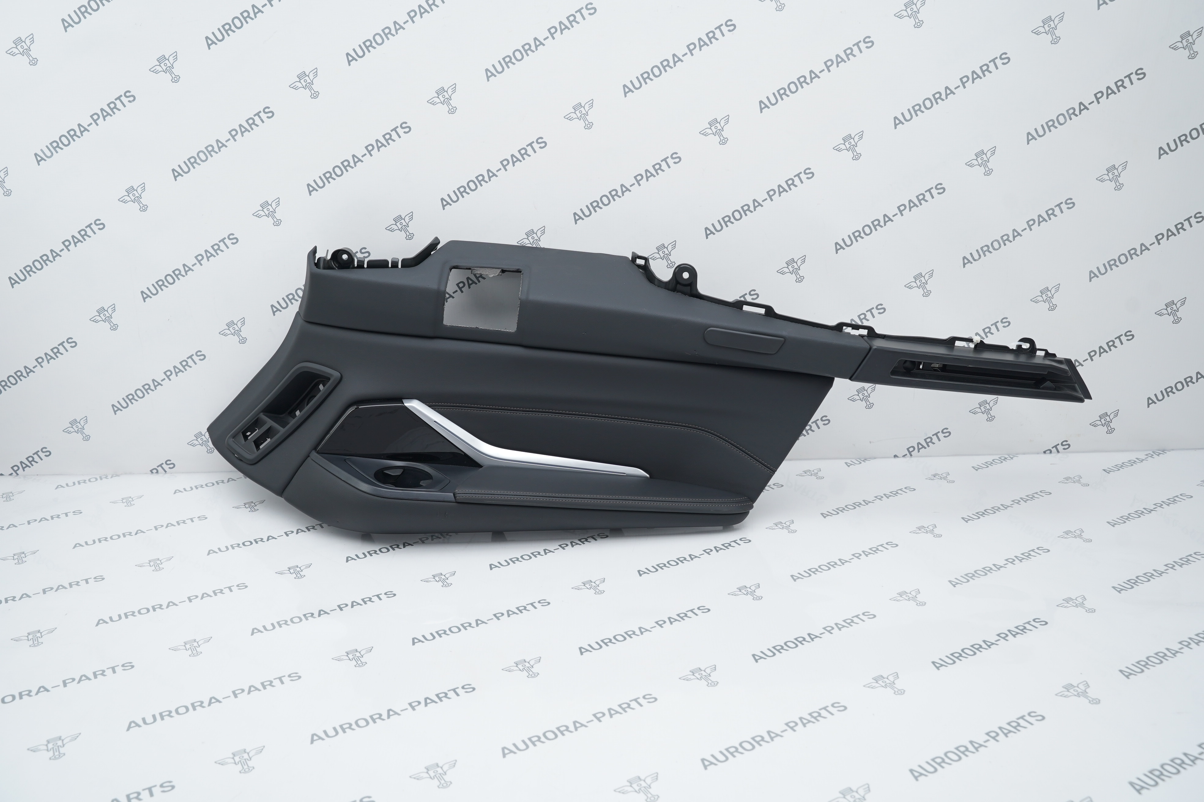 Обшивка багажника верхняя (schwarz) RH (с дефектом) BMW X7