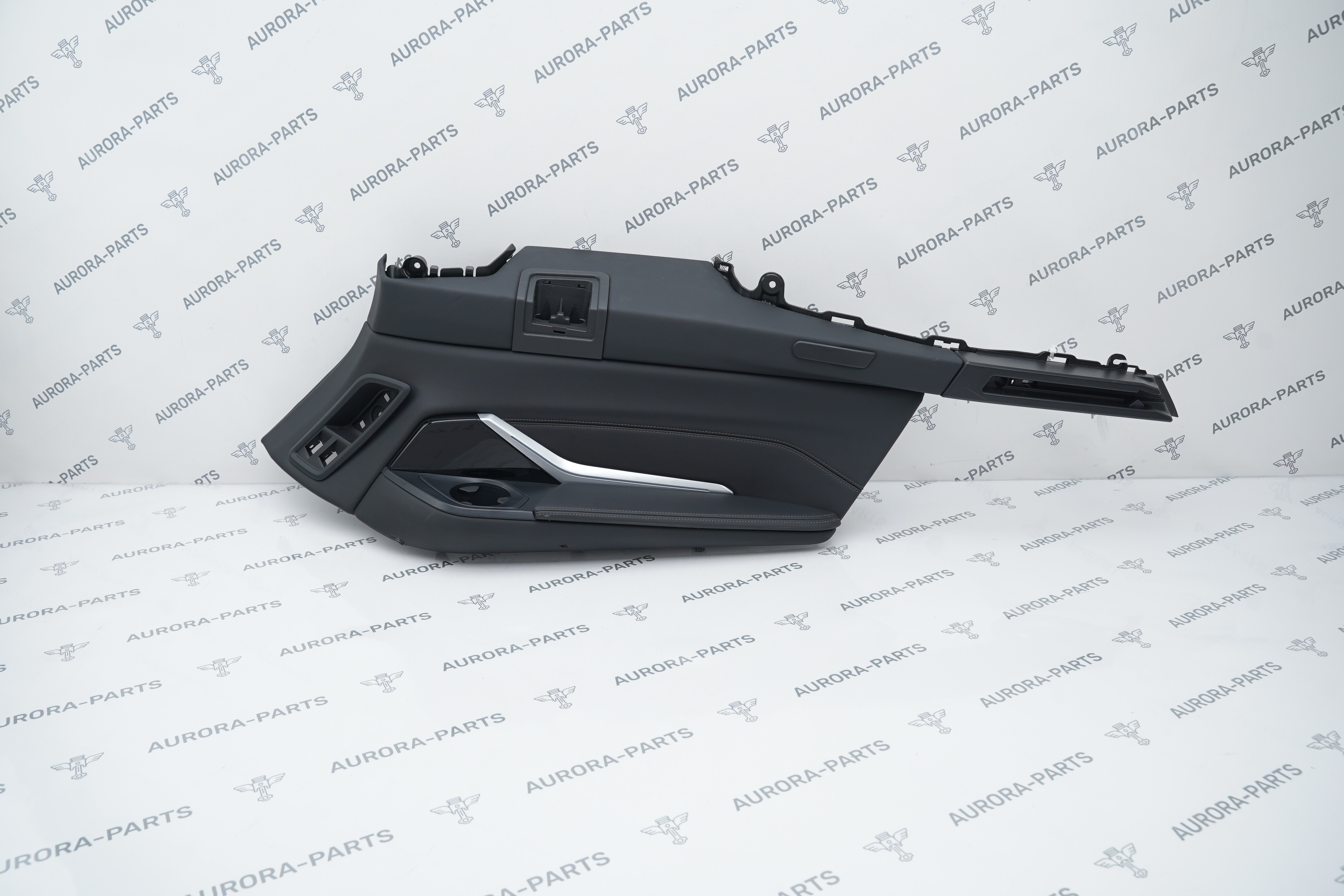 Обшивка багажника верхняя (schwarz) RH (с дефектом) BMW X7