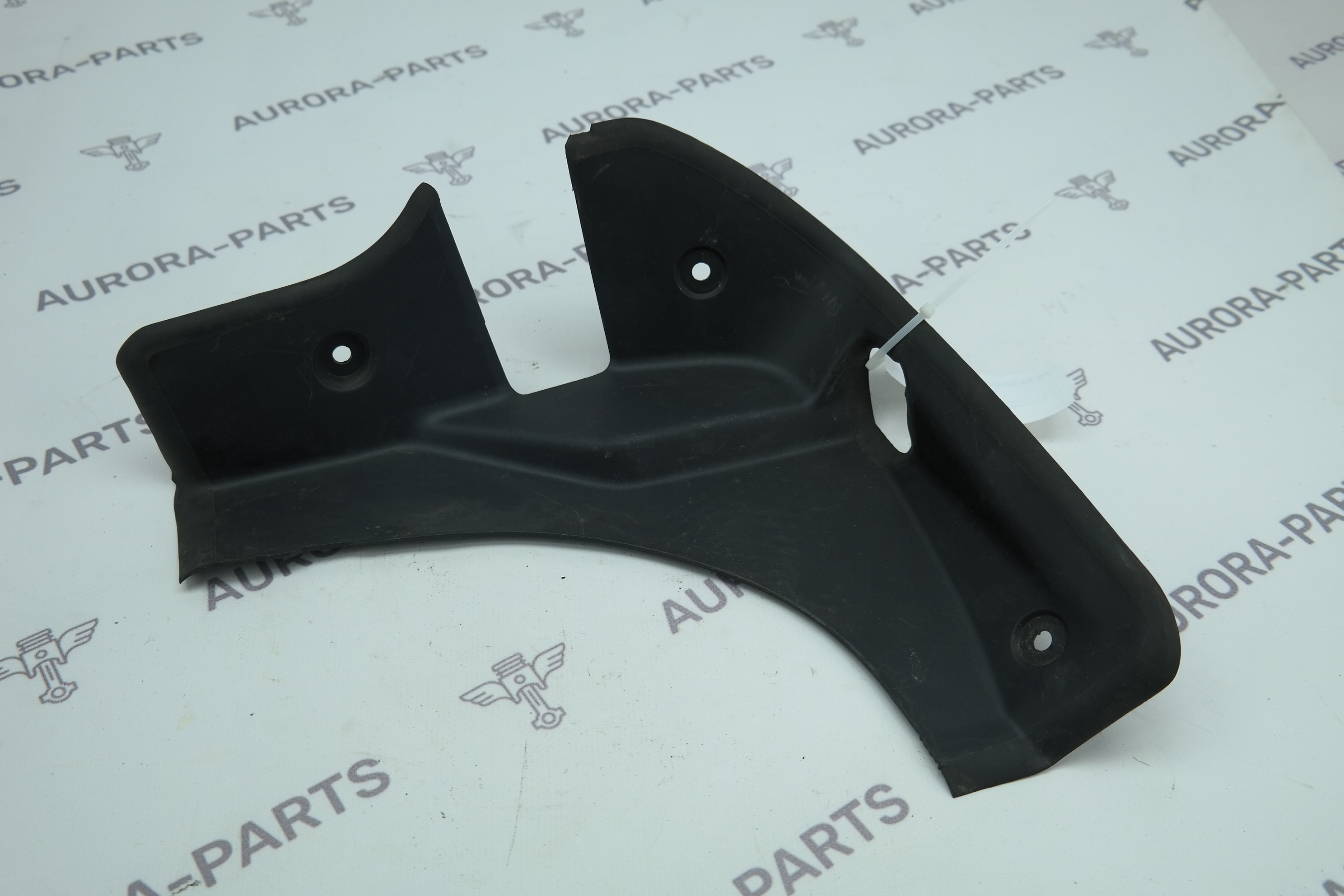 Панель отделочная крышки багажника верхняя RH Jaguar I-Pace 