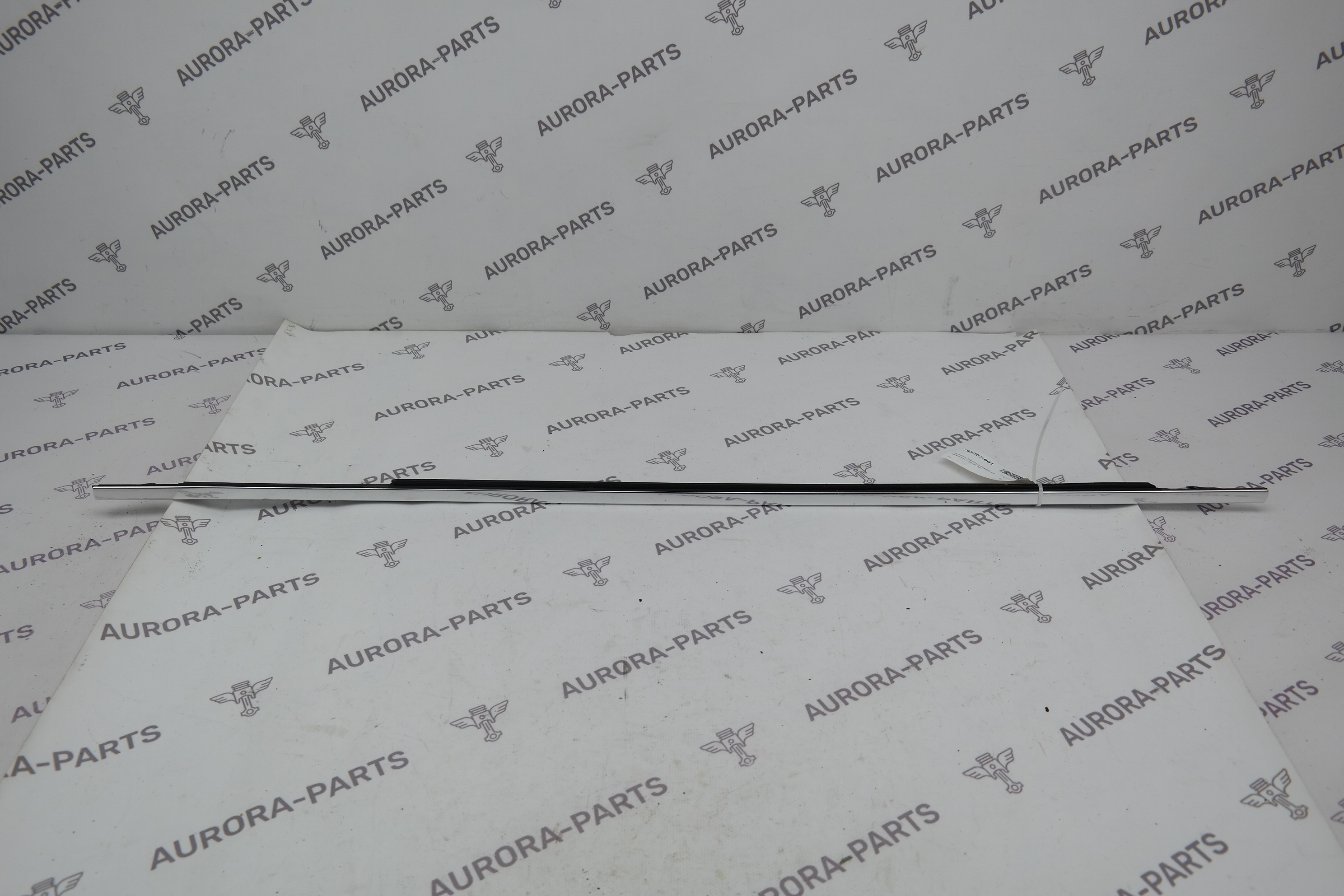 Молдинг, бархотка передней двери LH Jaguar I-Pace