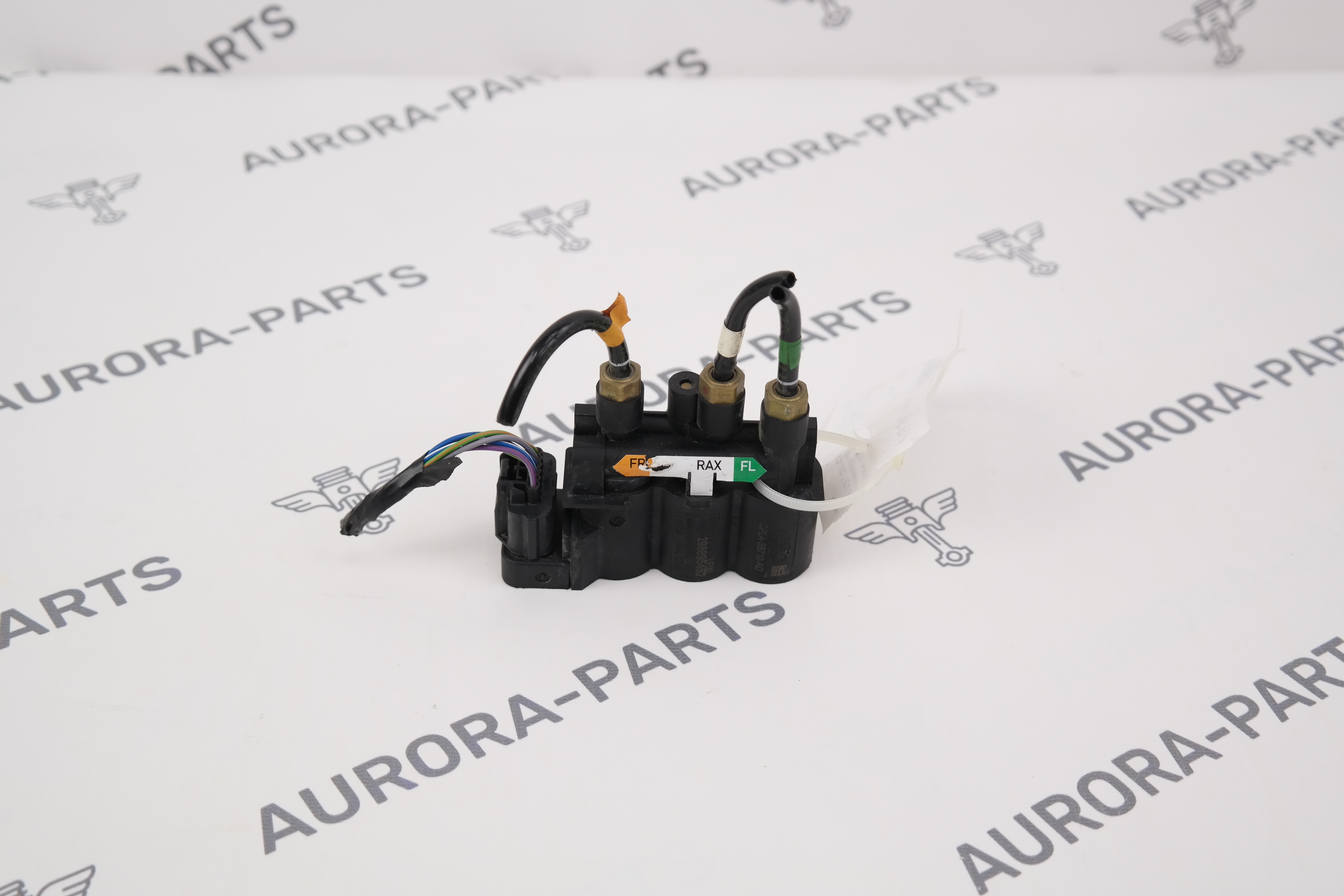 Блок клапанов передней пневмоподвески Jaguar I-Pace