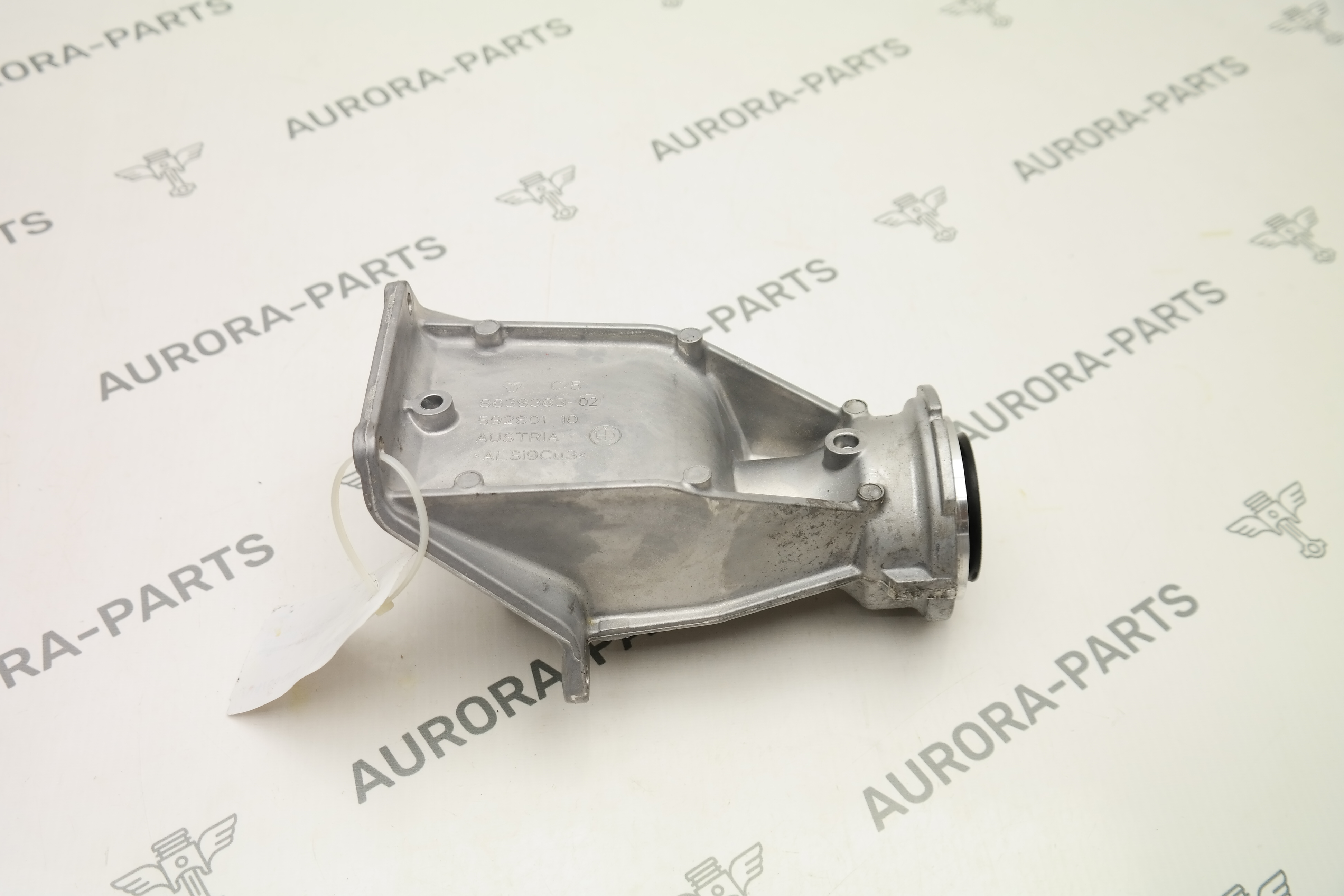 Кронштейн опорный привода RH BMW X5