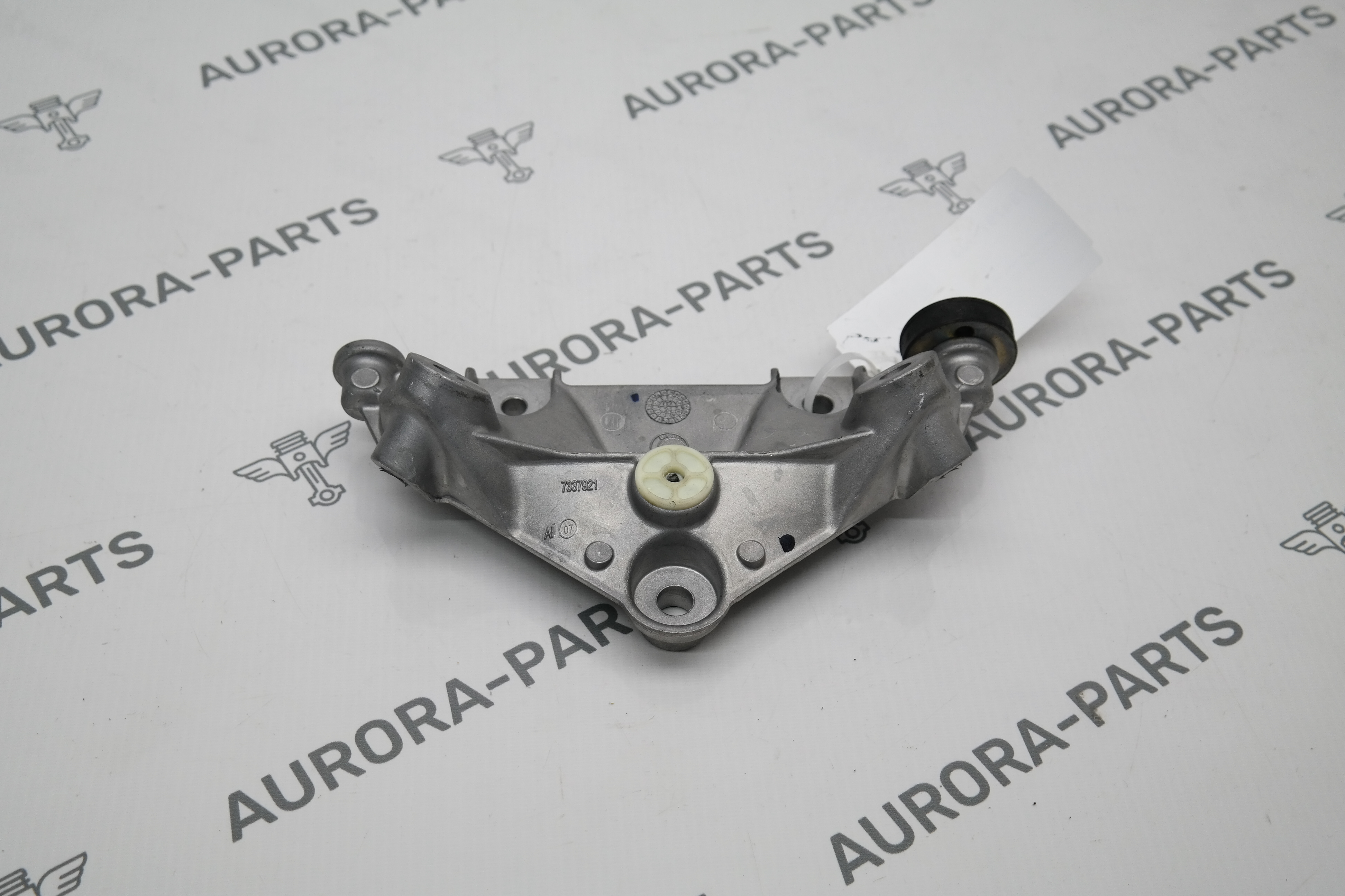 Крепление тяги среднее BMW X5