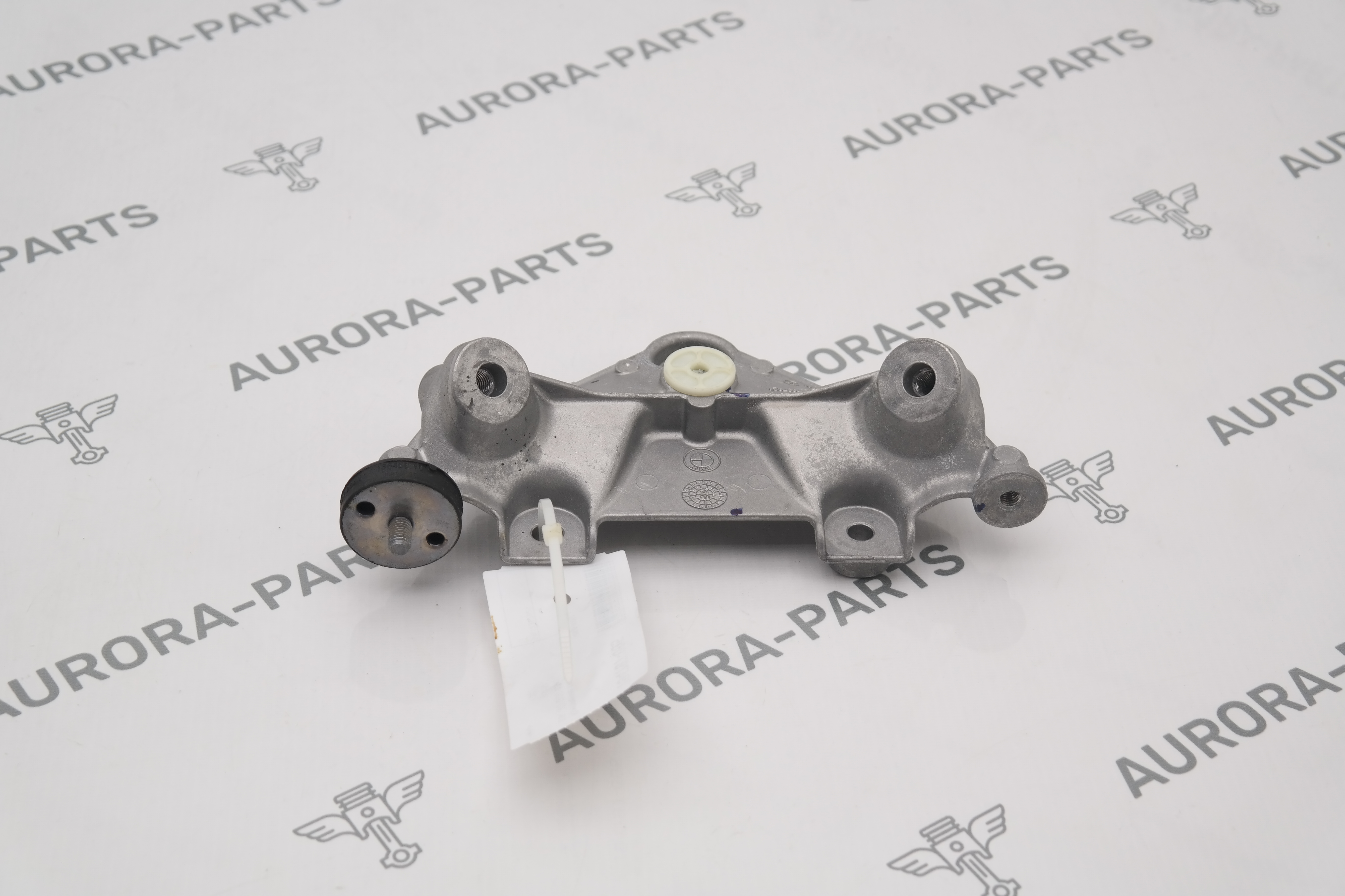 Крепление тяги среднее BMW X5