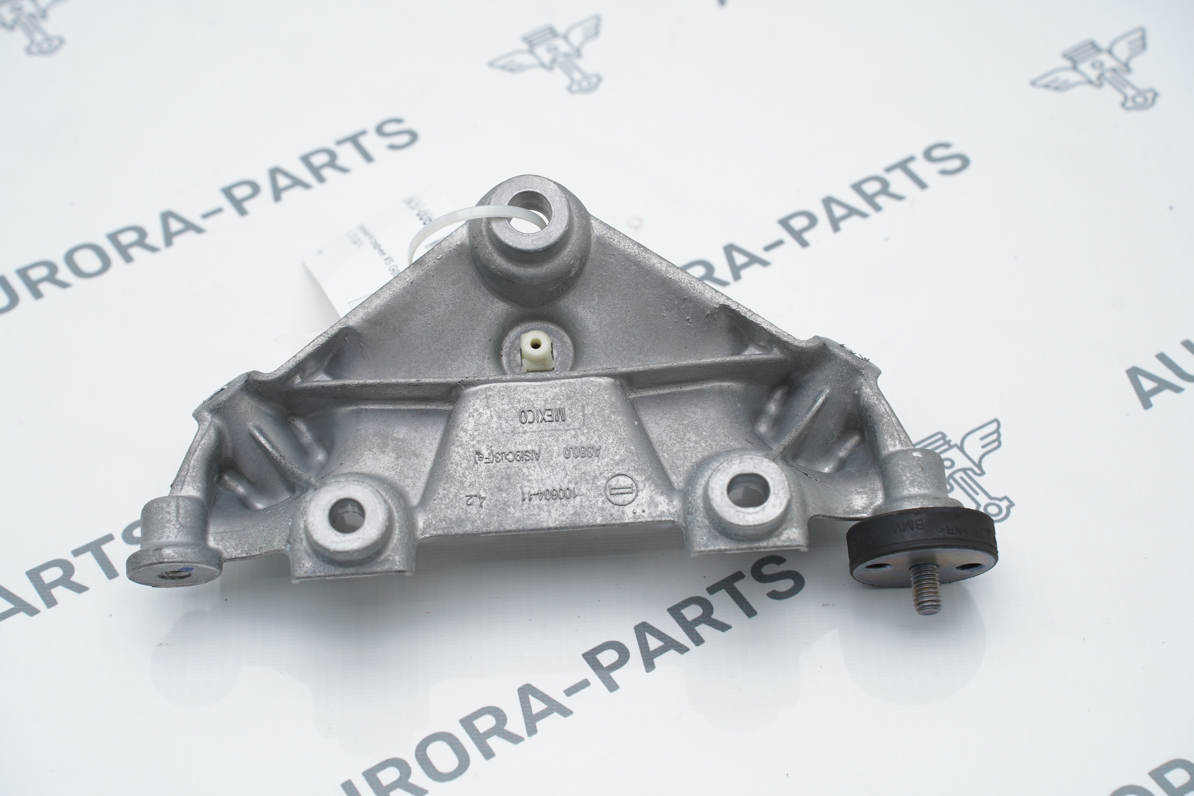 Крепление тяги среднее BMW X5