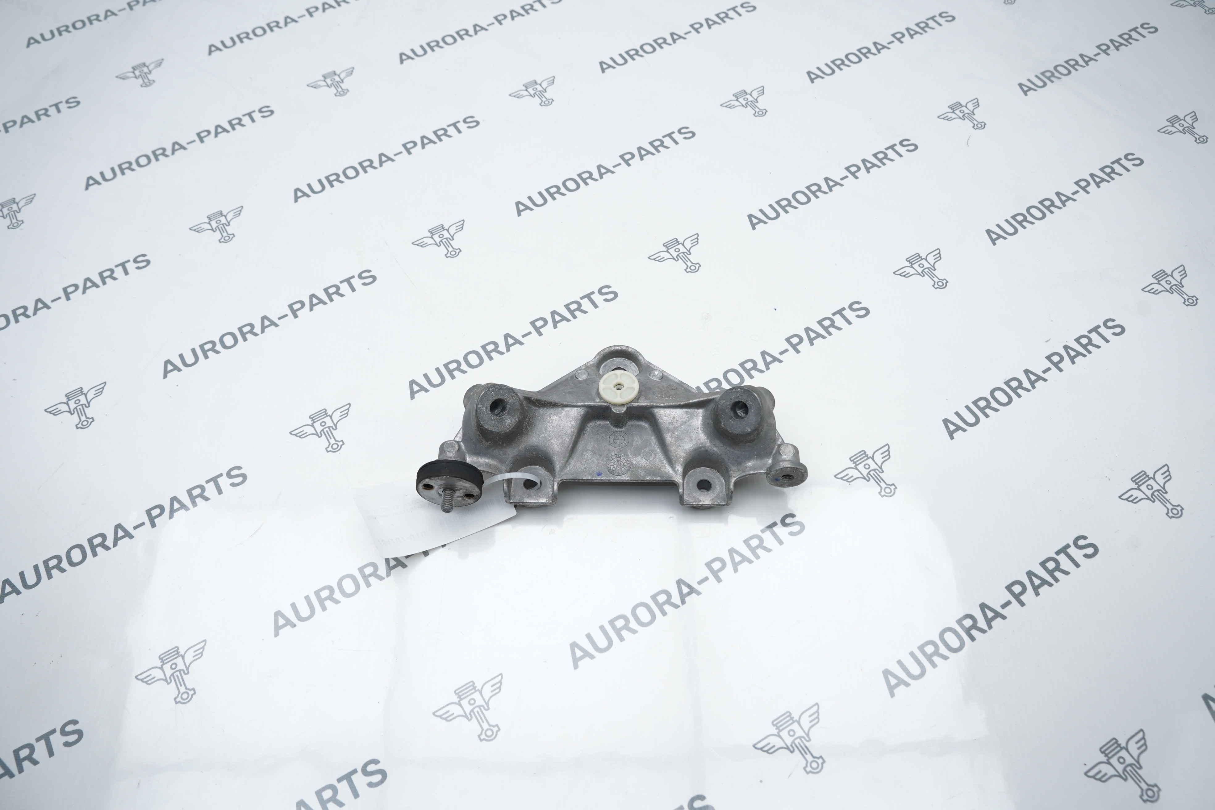 Крепление тяги среднее BMW X5