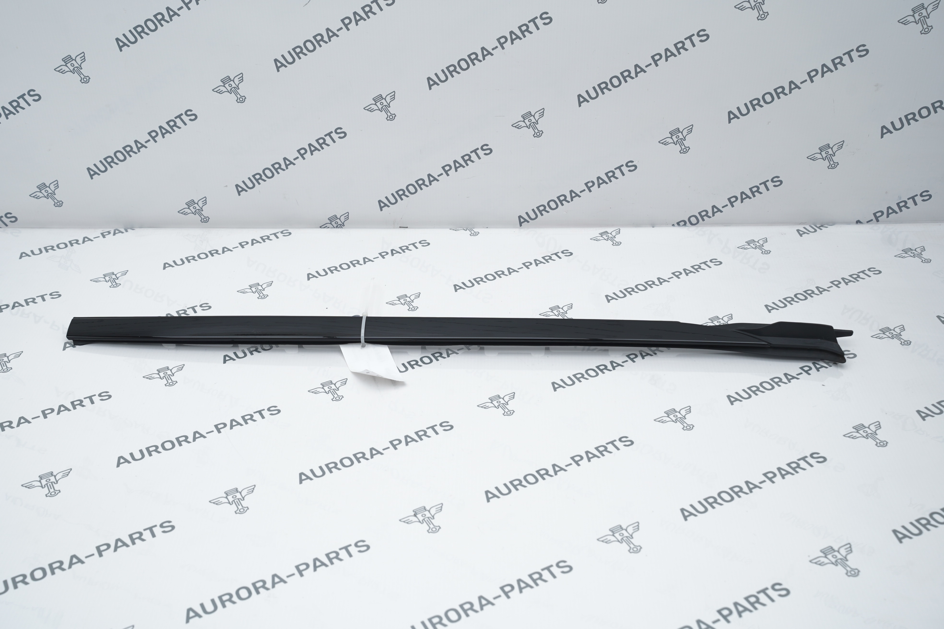 Молдинг лобового стекла LH BMW X5