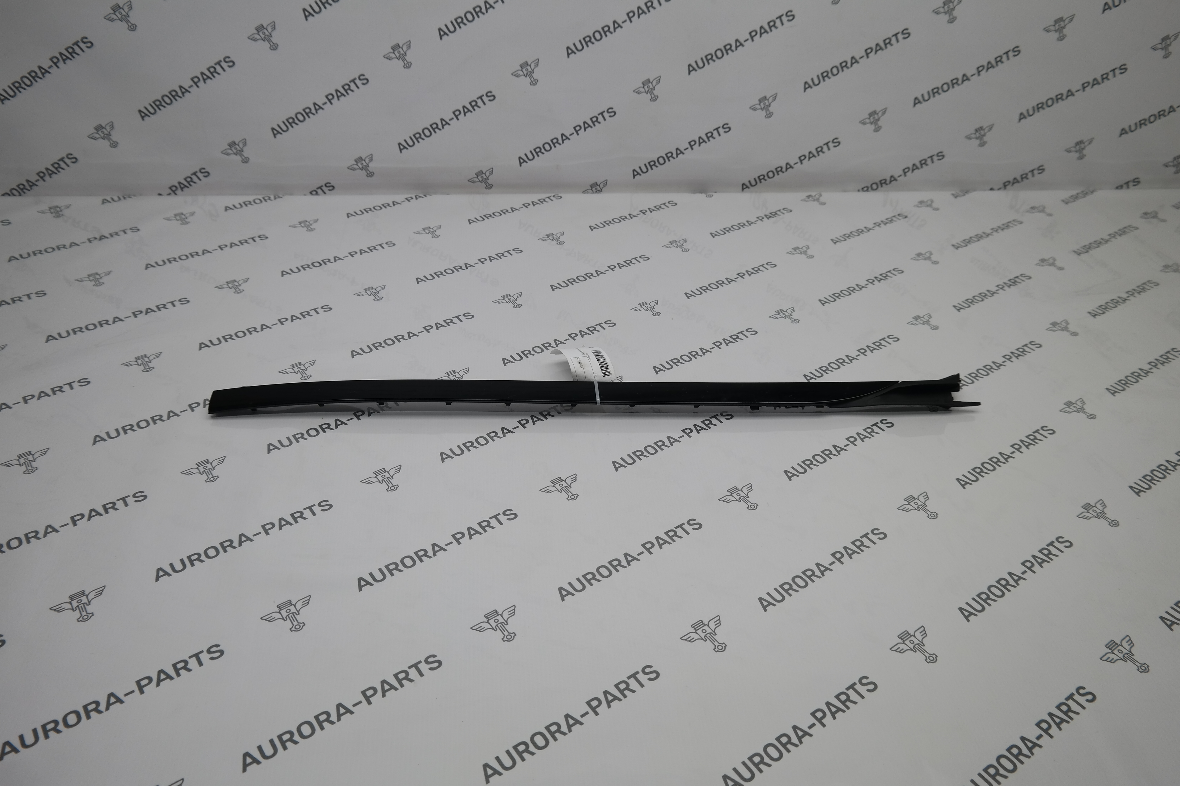 Молдинг лобового стекла RH BMW X5