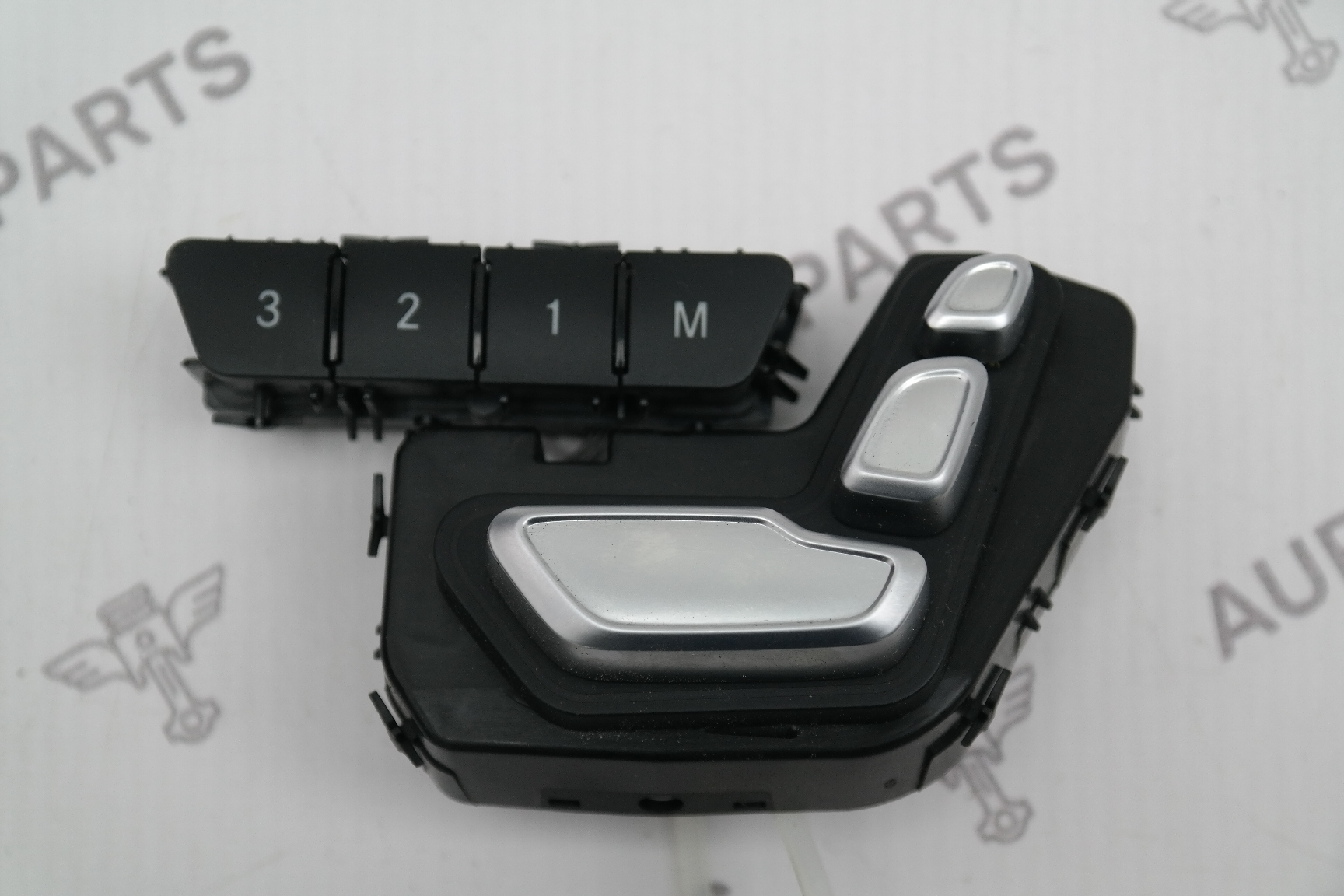 Блок кнопок управления передними сиденьями RH Mercedes GLE-Coupe