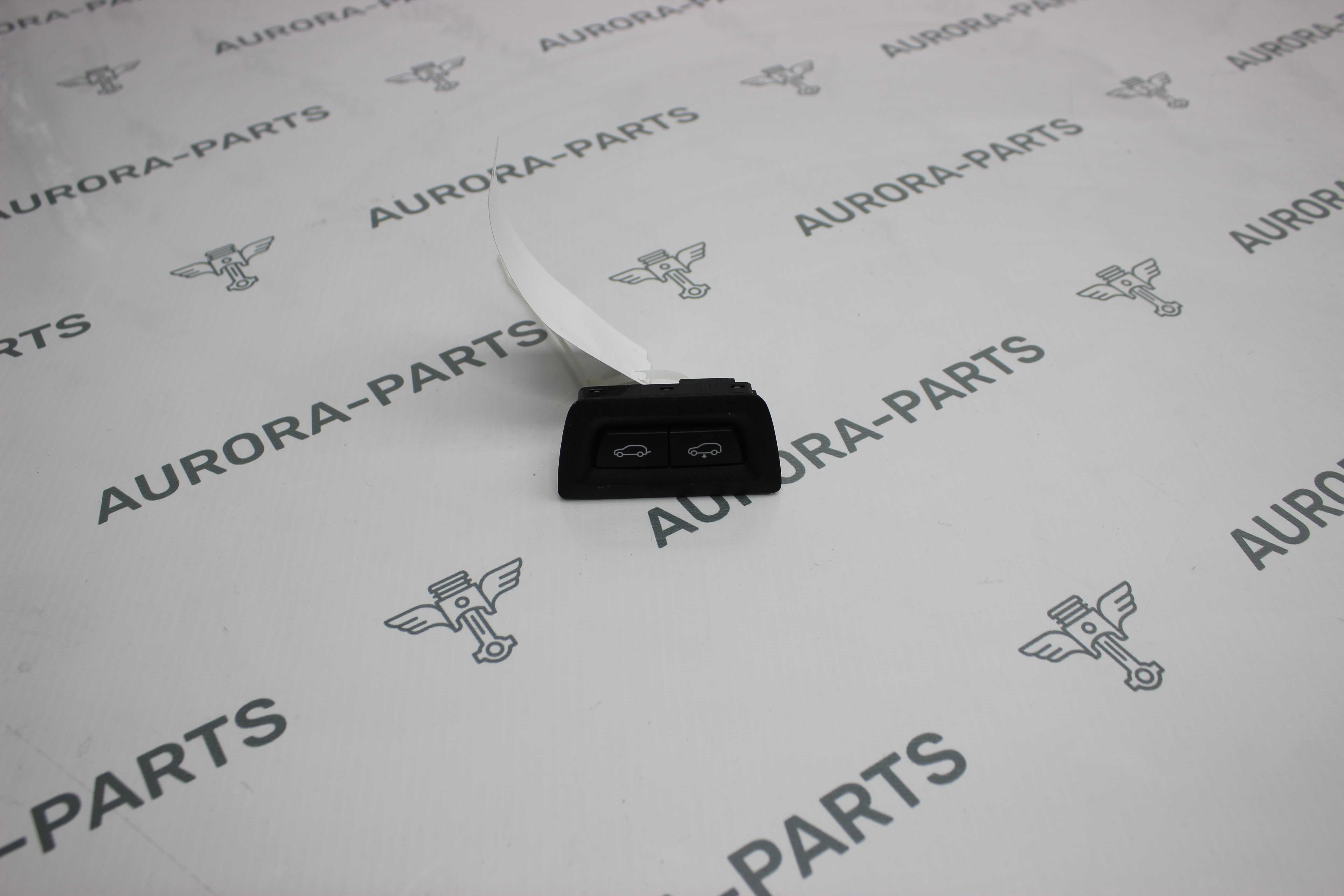 Переключатель нижней багажной двери BMW X5