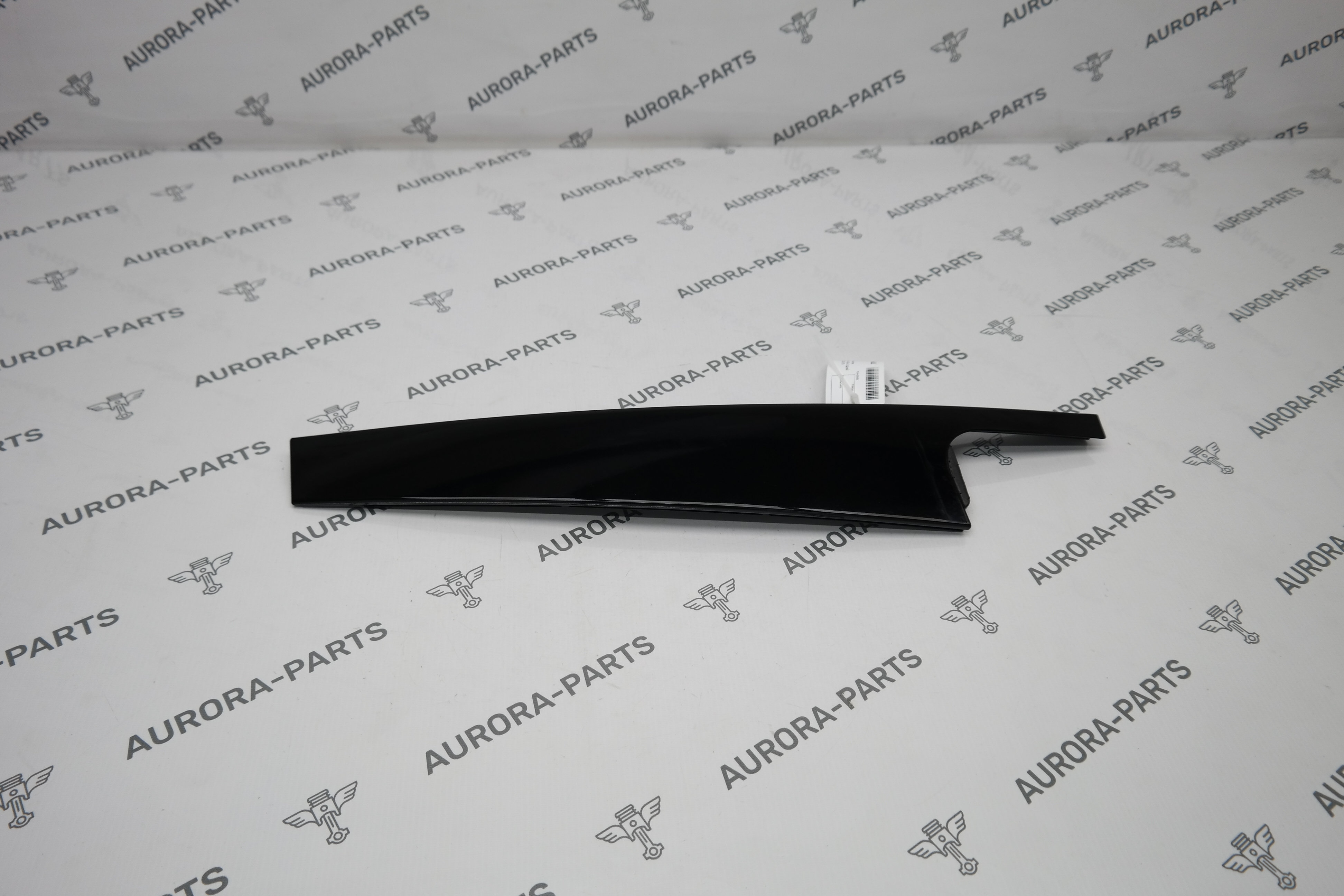 Накладка рамы окна (центральной стойки) задней двери LH BMW X5