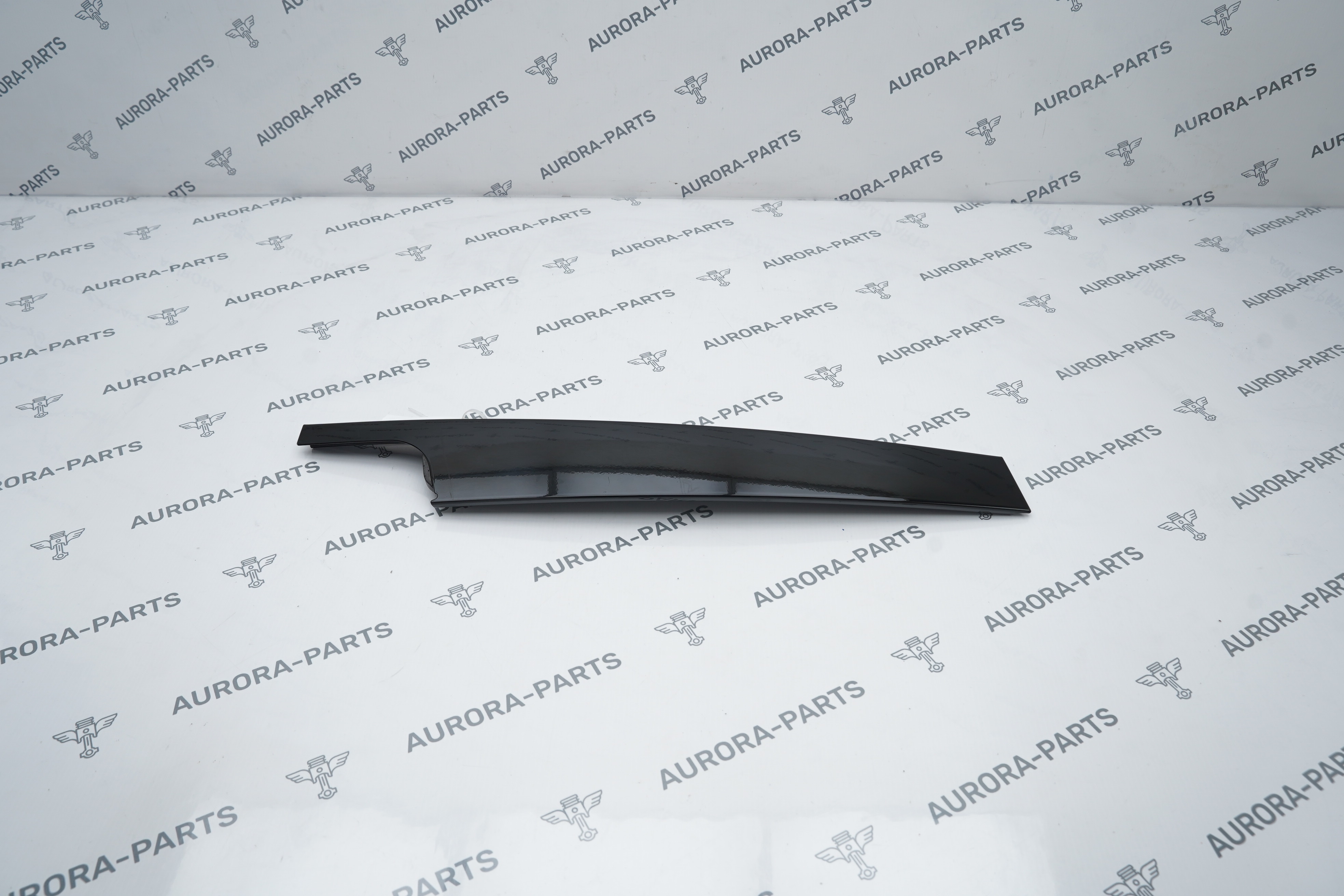 Накладка рамы окна (центральной стойки) передней двери LH BMW X5