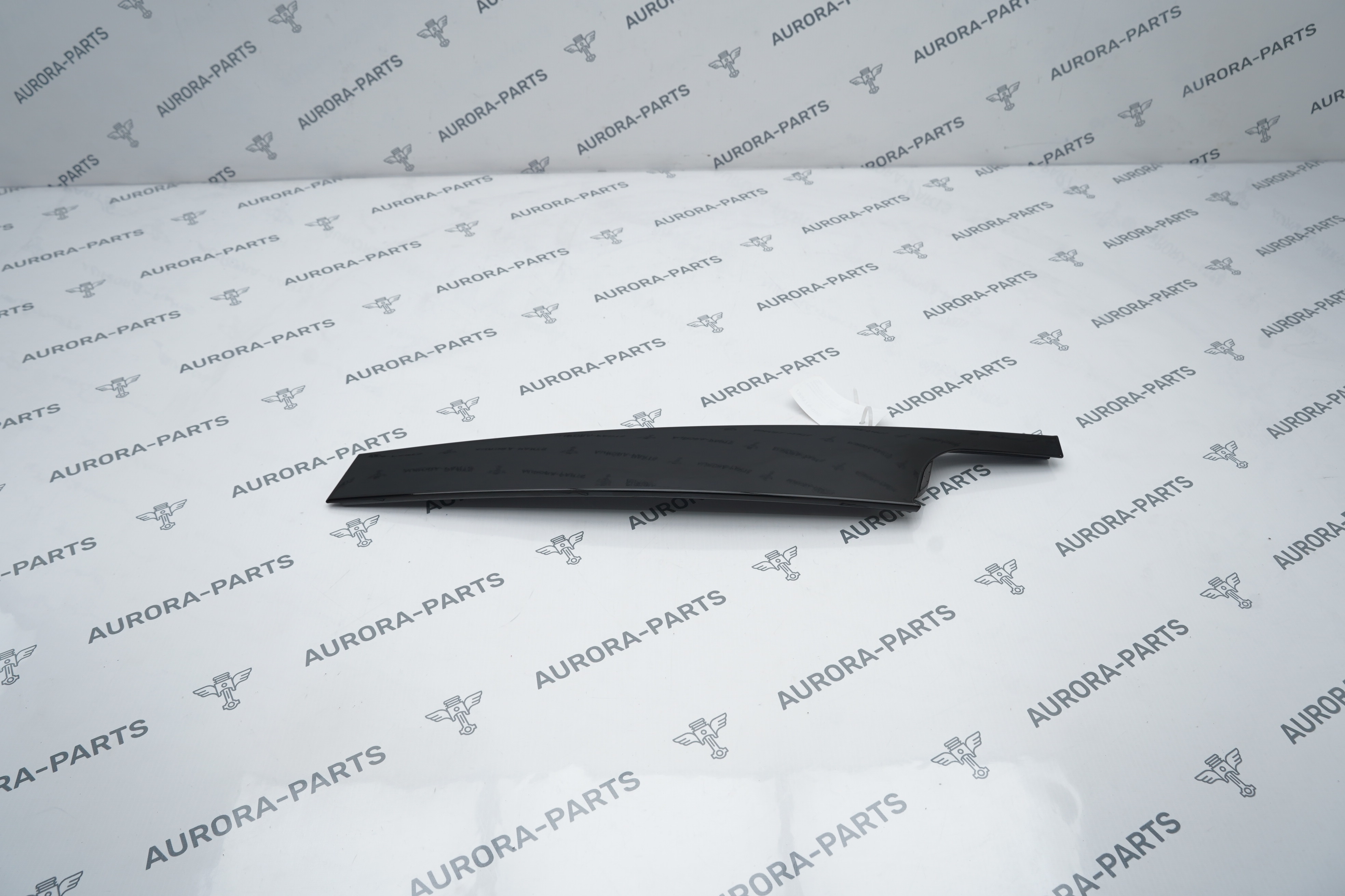 Накладка рамы окна (центральной стойки) передней двери RH BMW X5