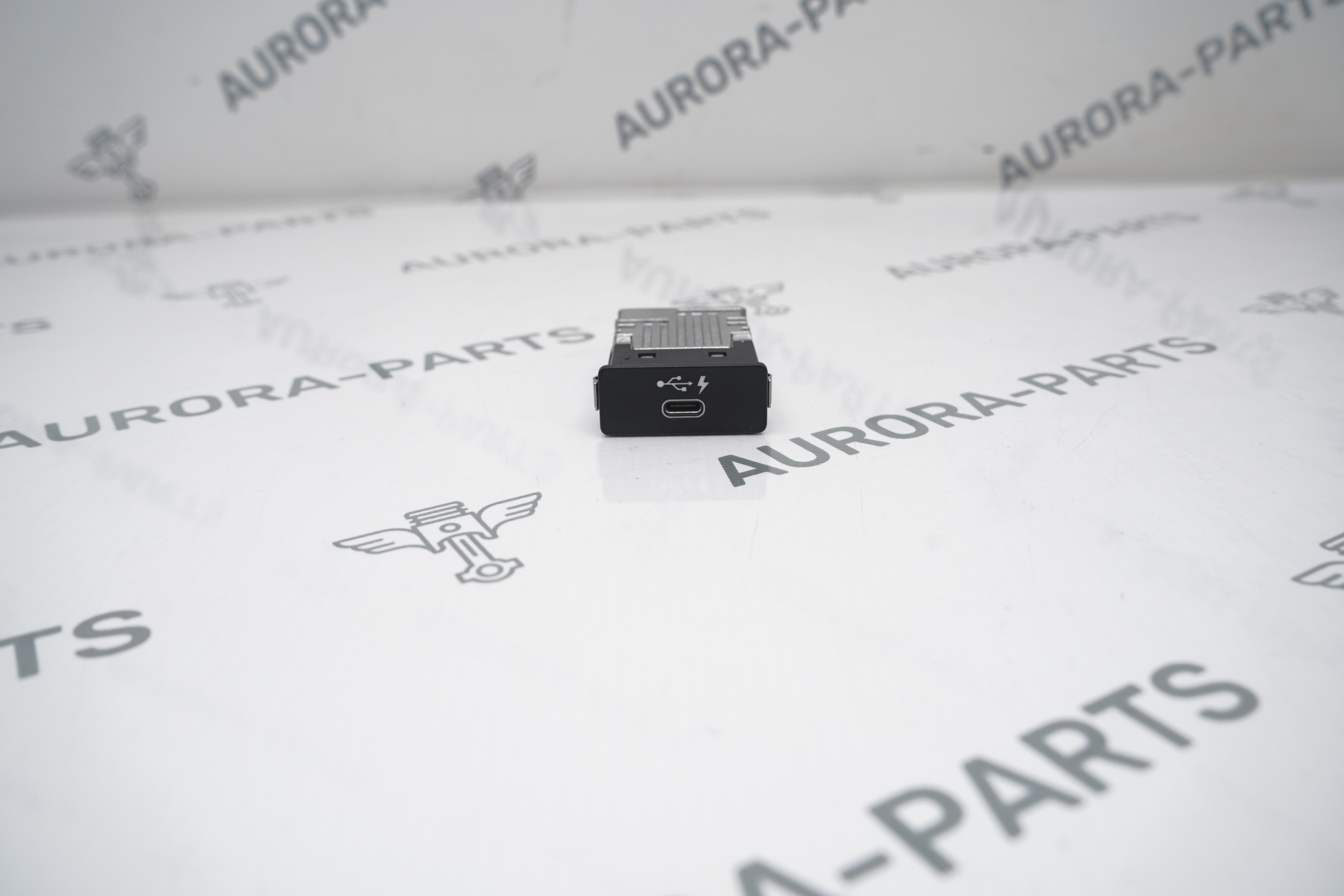 Гнездо USB Type-C BMW X5